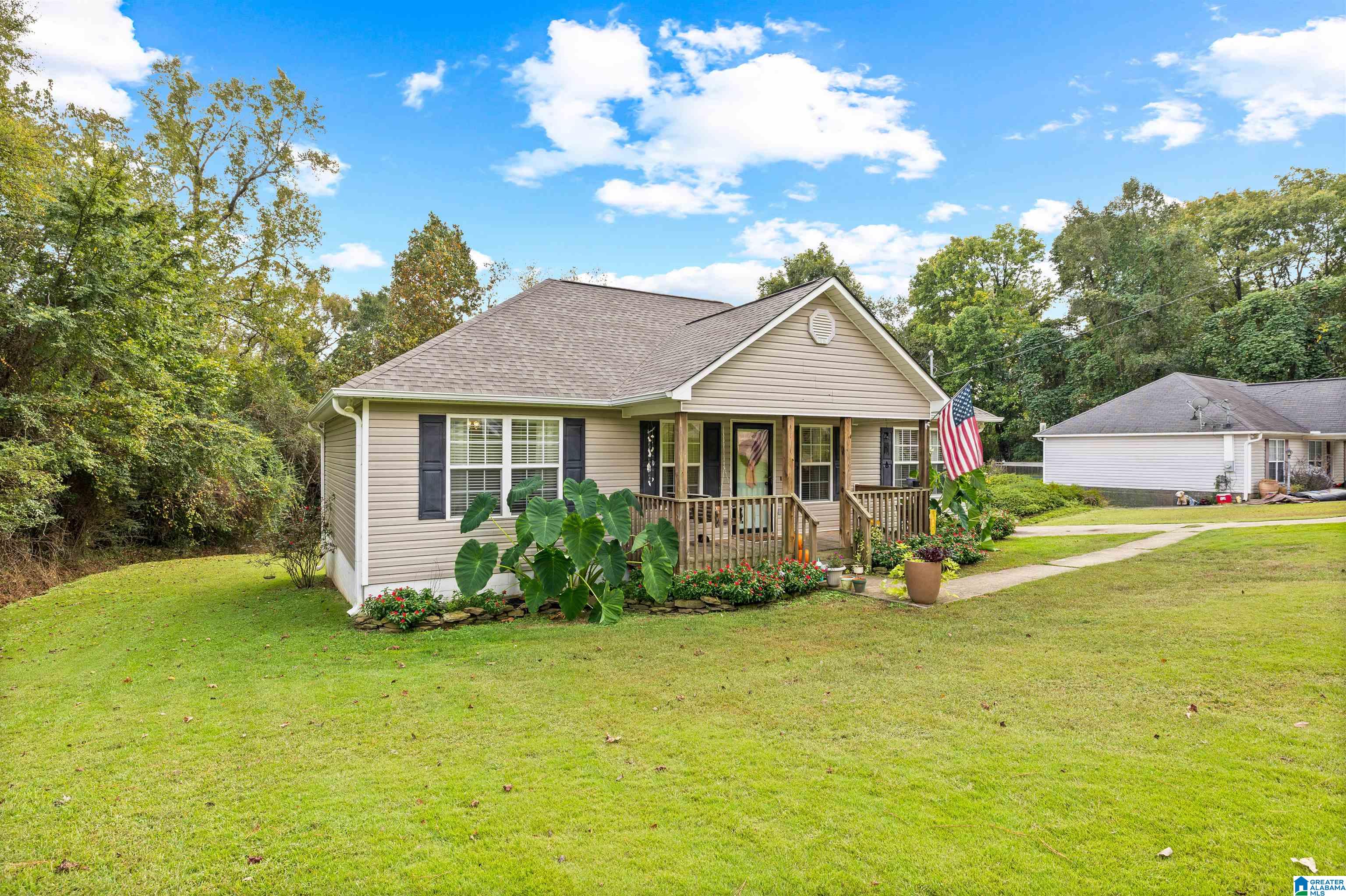 Photo 3 of Single family home for sale at 102 Wet Cat Rd, Hayden, AL 35079 | MLS# 21466295 | Listing updated on 2026-10-18