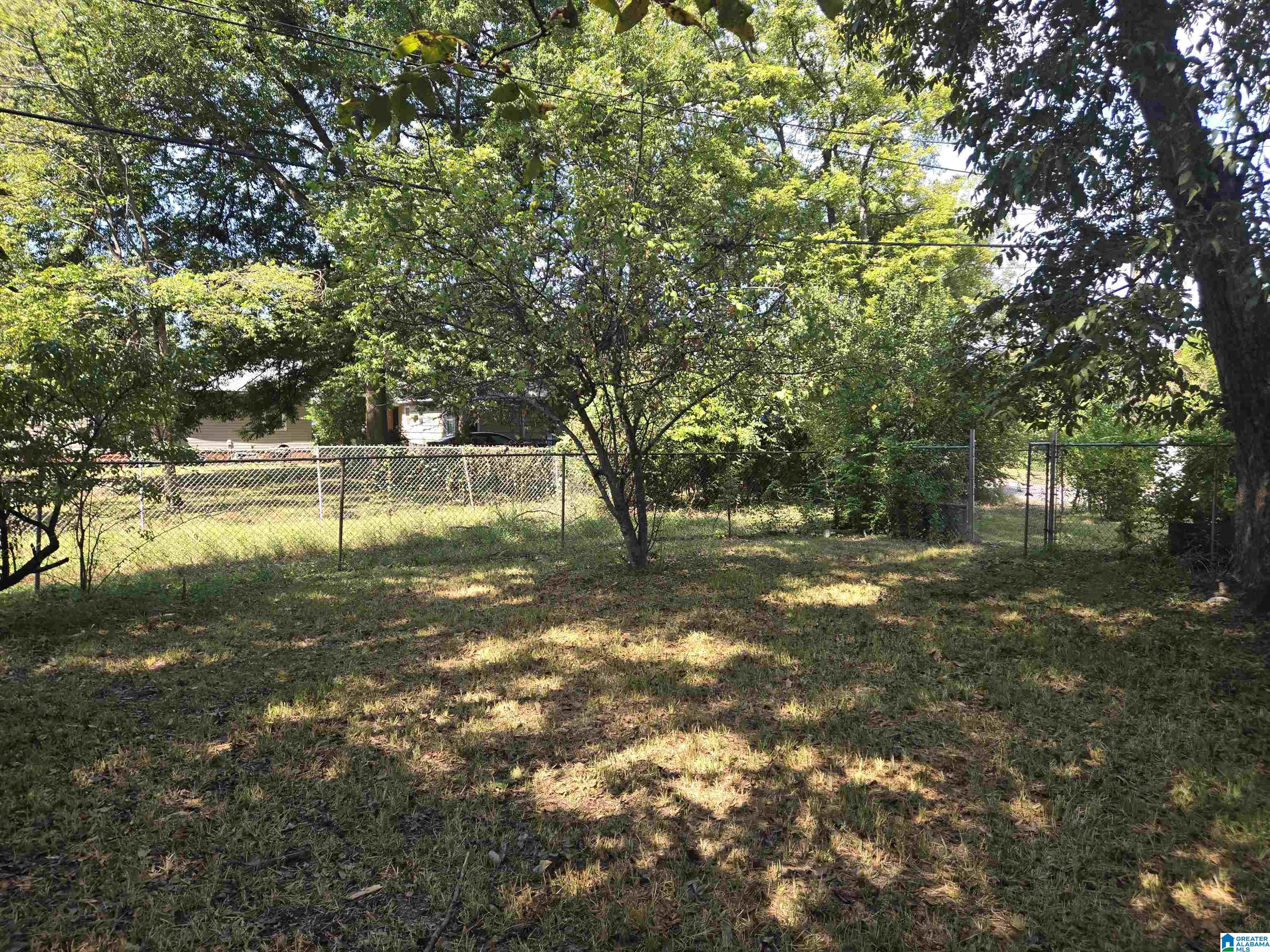 Photo 4 of Single family home for sale at 800 Center Pl SW, Birmingham, AL 35211 | MLS# 21466304 | Listing updated on 2026-09-30