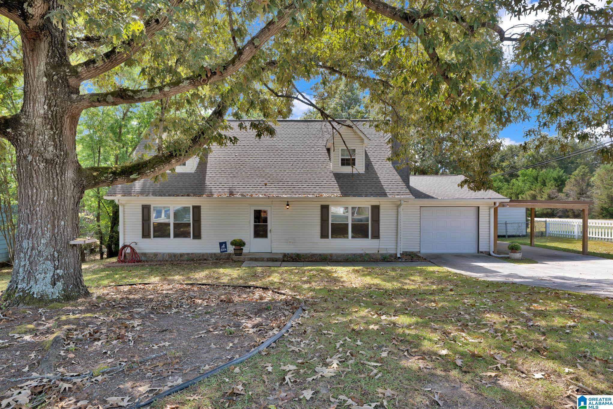 Photo 2 of Single family home for sale at 100 Bermuda Lake Dr, Alabaster, AL 35007 | MLS# 21466316 | Listing updated on 2026-10-21