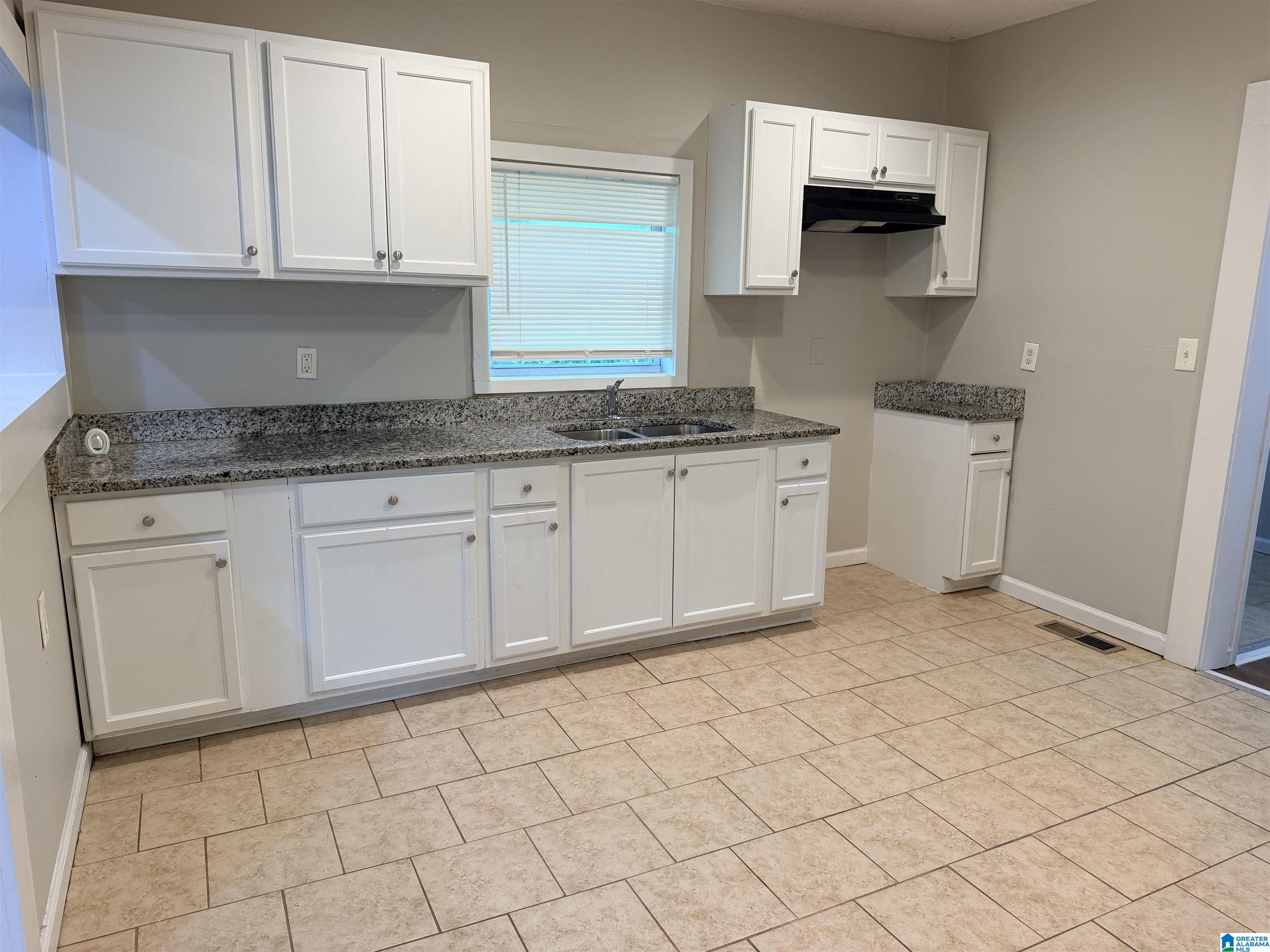 Photo 4 of Single family home for sale at 121 Holt Ave, Birmingham, AL 35214 | MLS# 21466330 | Listing updated on 2026-09-30
