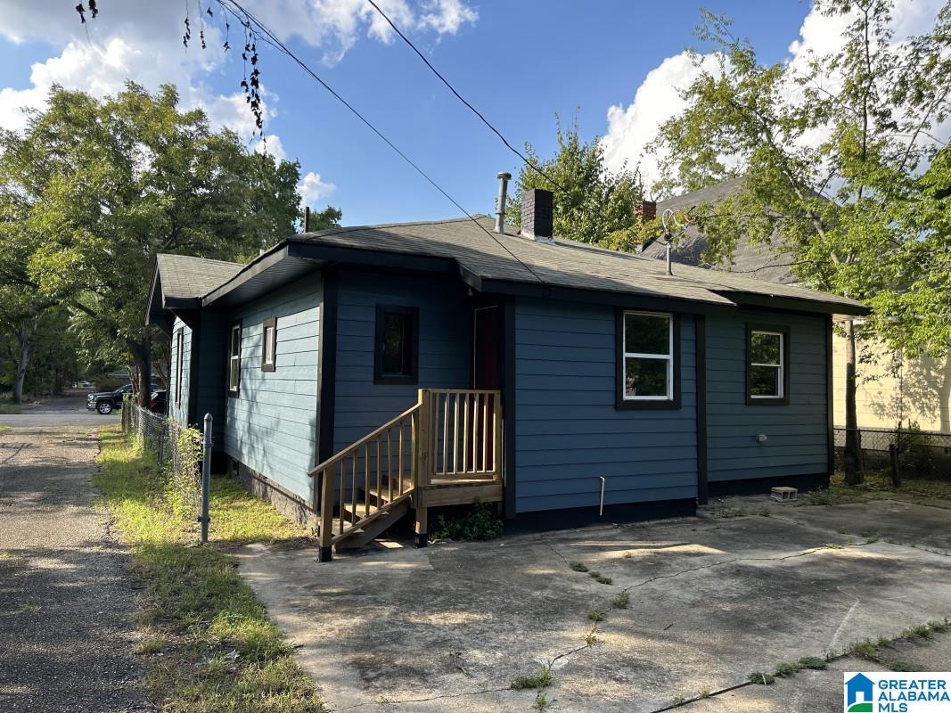 Photo 2 of Single family home for sale at 1229 Alabama Ave SW, Birmingham, AL 35211 | MLS# 21466335 | Listing updated on 2026-09-30
