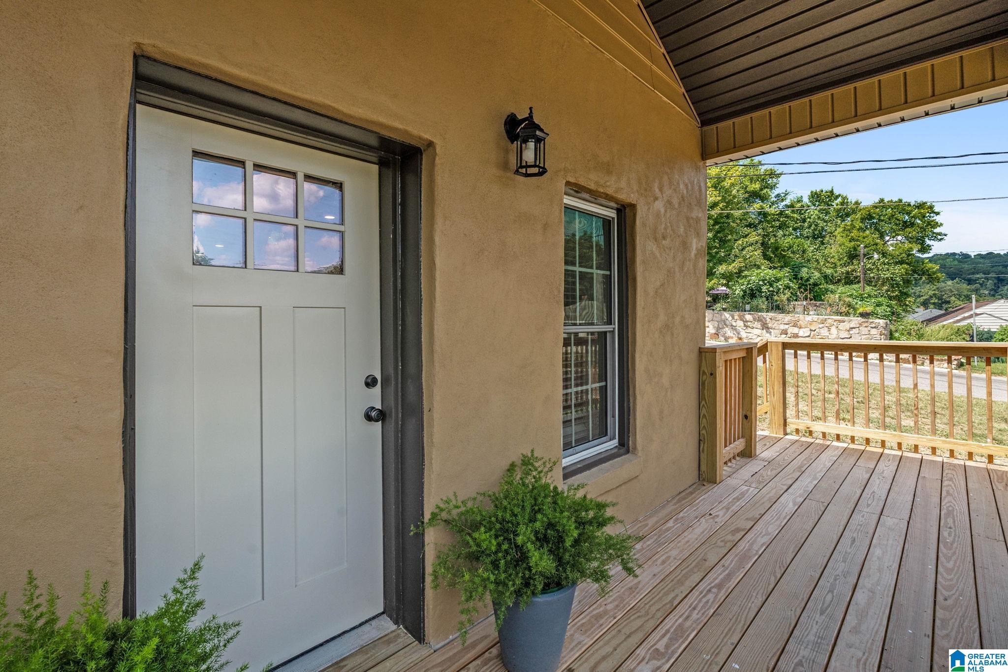 Photo 4 of Single family home for sale at 2516 17th Street S, Birmingham, AL 35209 | MLS# 21466371 | Listing updated on 2026-09-30