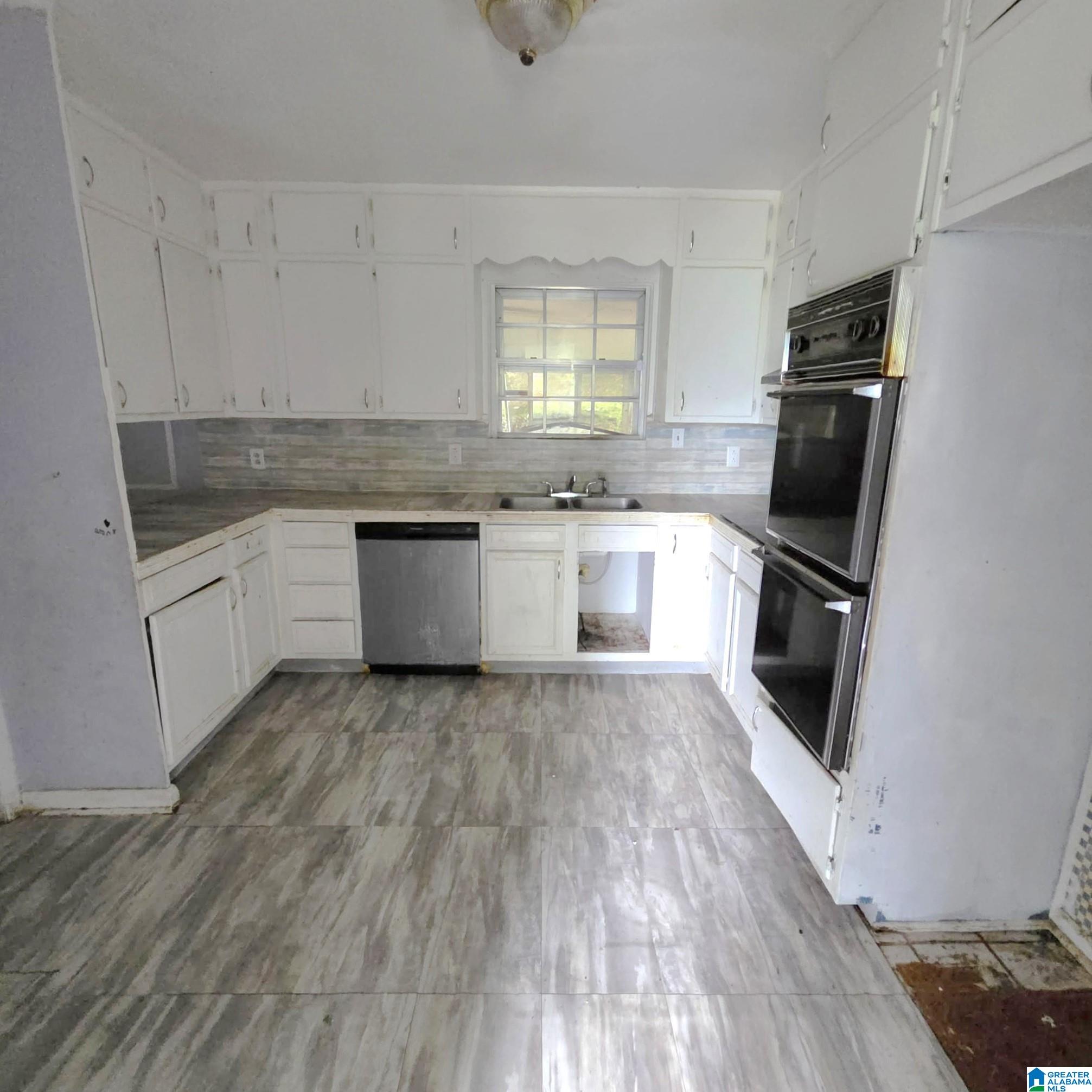 Photo 3 of Single family home for sale at 102 Merrywood Cir, Birmingham, AL 35214 | MLS# 21466462 | Listing updated on 2026-10-01