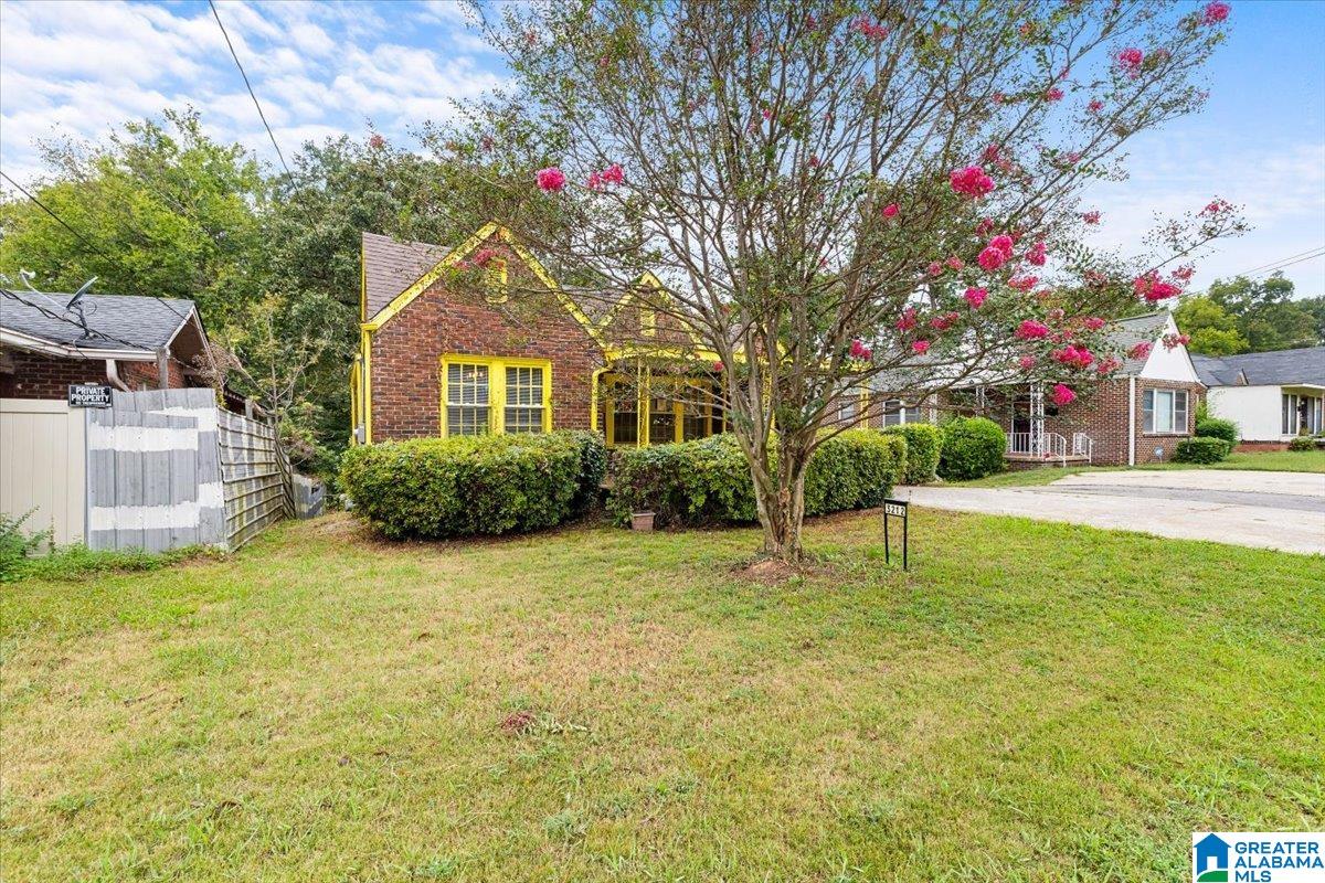 Photo 3 of Single family home for sale at 3212 Avenue S, Birmingham, AL 35208 | MLS# 21466487 | Listing updated on 2026-10-01