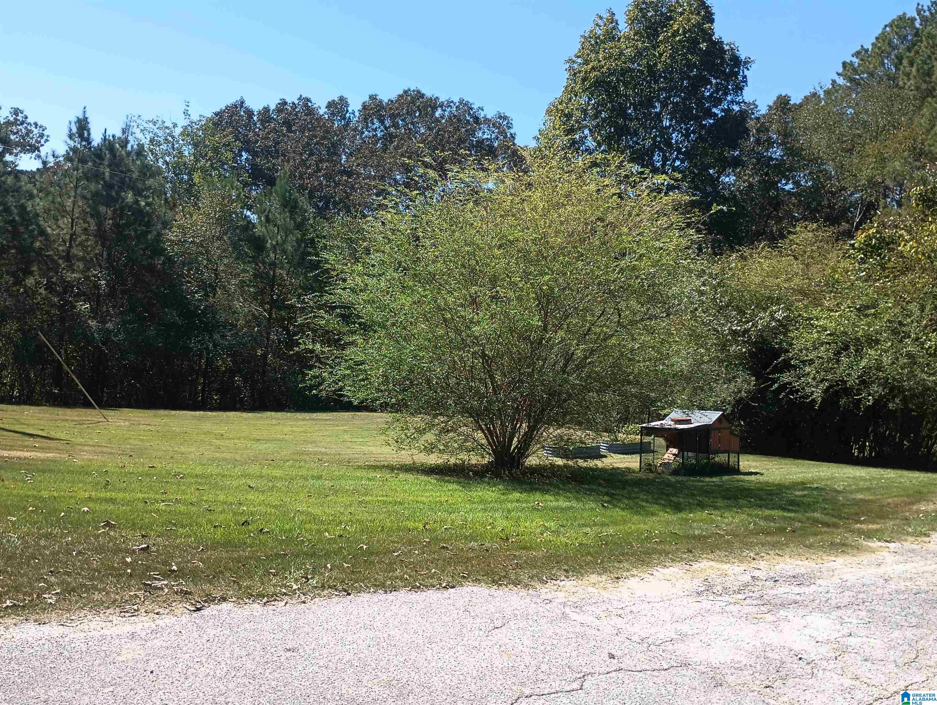 Photo 3 of Single family home for sale at 2001 Chenoor Rd, Birmingham, AL 35217 | MLS# 21466504 | Listing updated on 2026-10-01