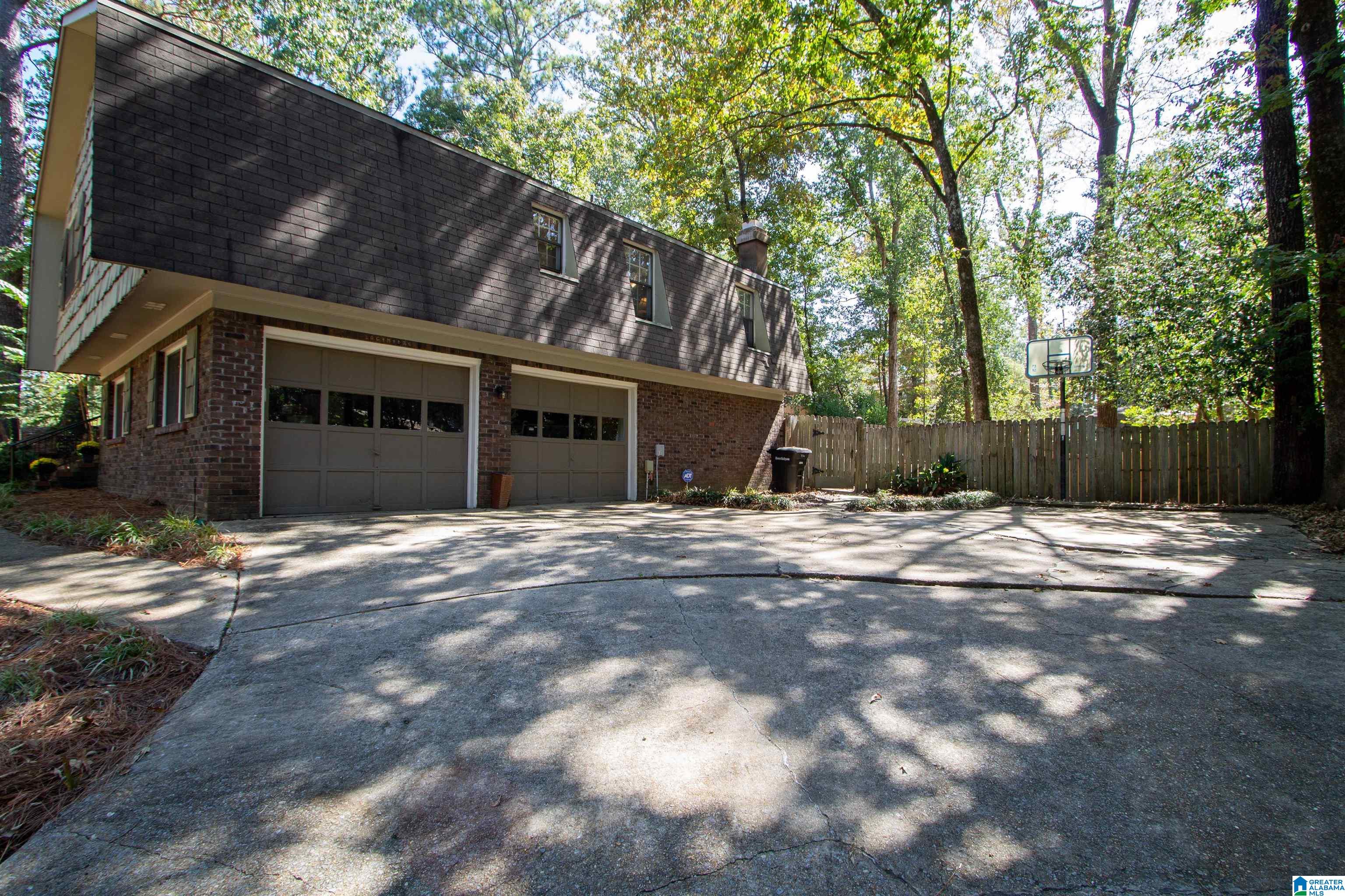 Photo 3 of Single family home for sale at 3301 Shetland Tr, Birmingham, AL 35242 | MLS# 21466536 | Listing updated on 2026-10-02