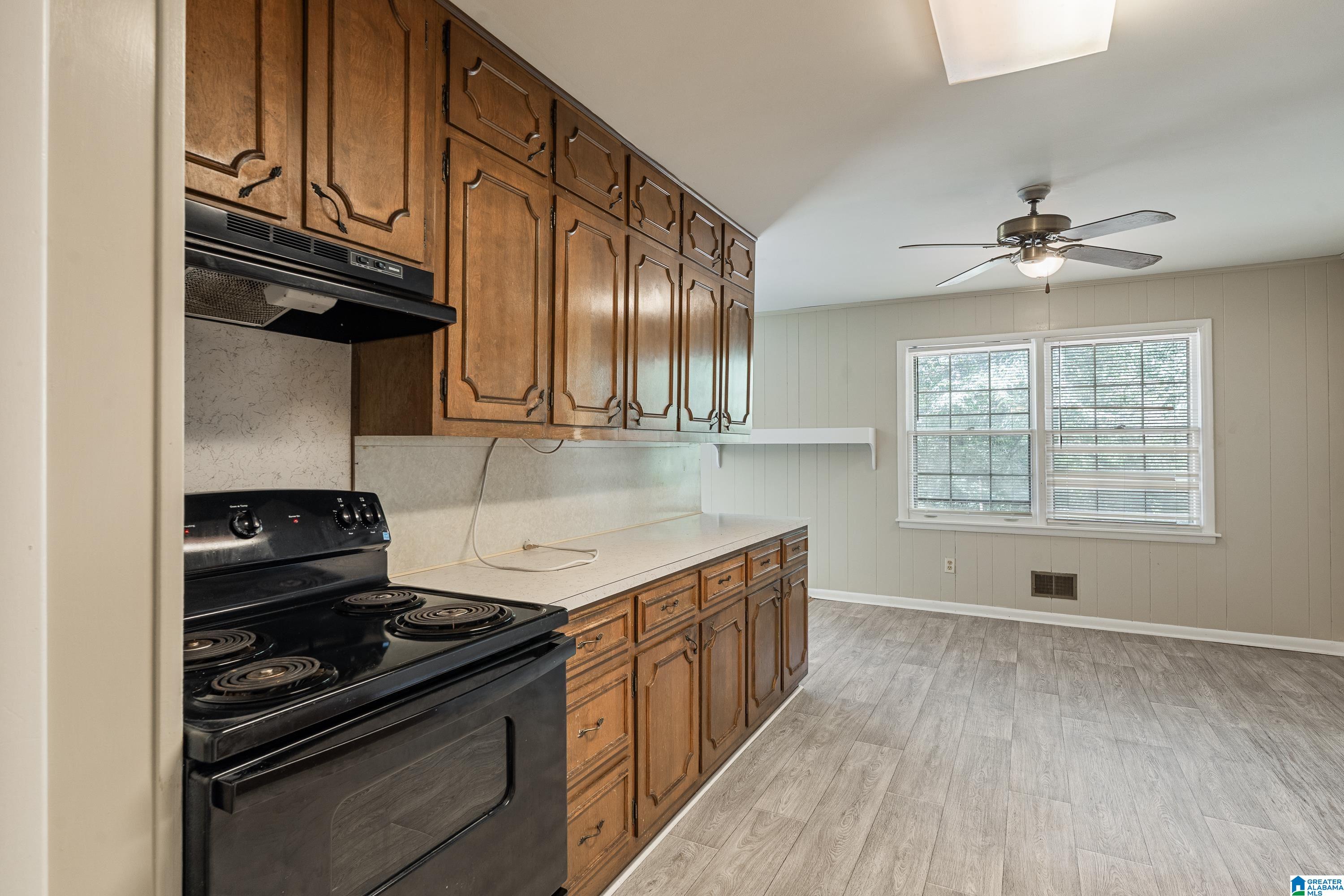 Photo 4 of Single family home for sale at 1508 Springlake Dr NE, Birmingham, AL 35215 | MLS# 21466548 | Listing updated on 2026-10-02
