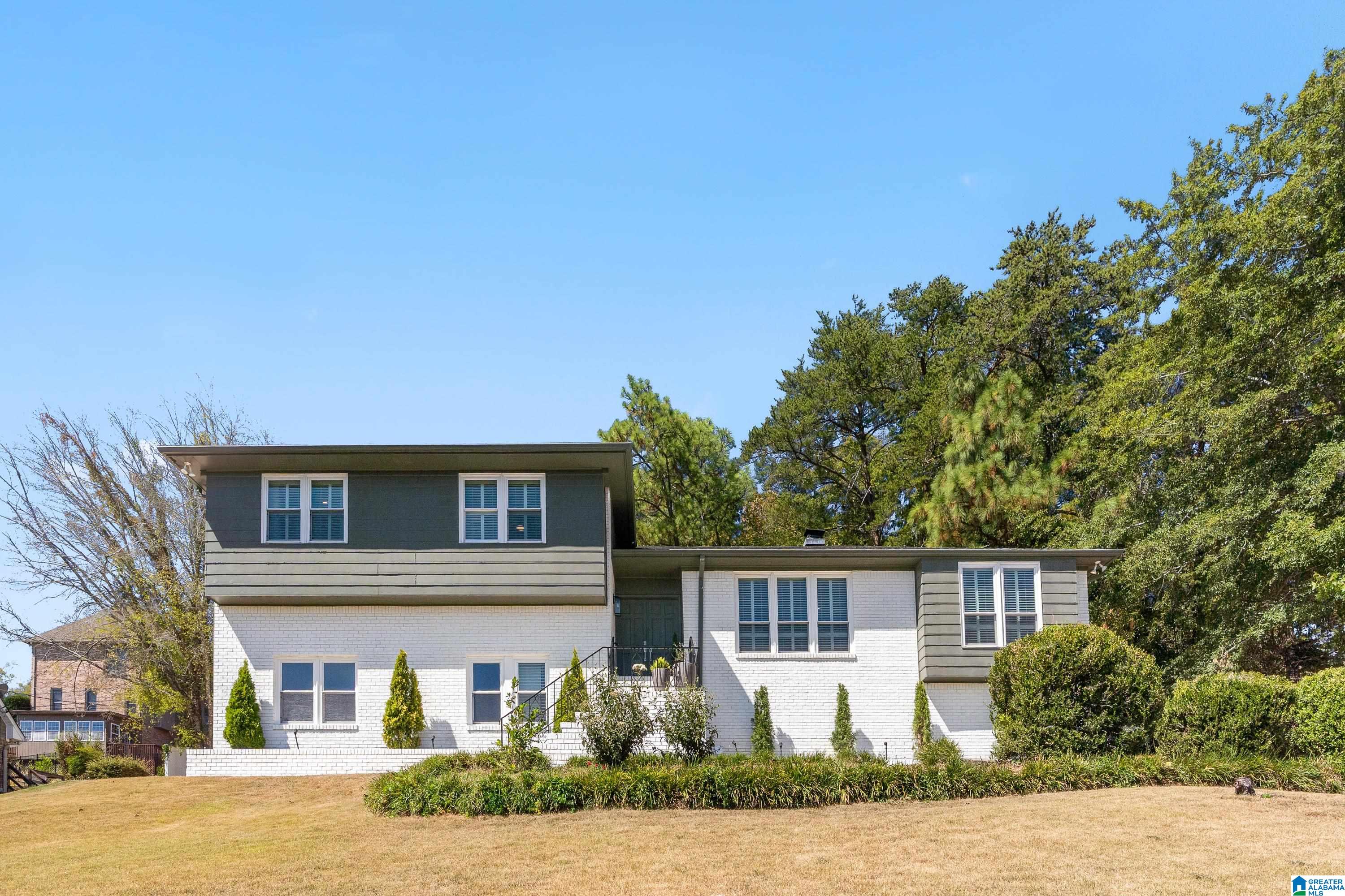 Photo 2 of Single family home for sale at 400 Vesclub Dr, Vestavia, AL 35216 | MLS# 21466662 | Listing updated on 2026-10-05
