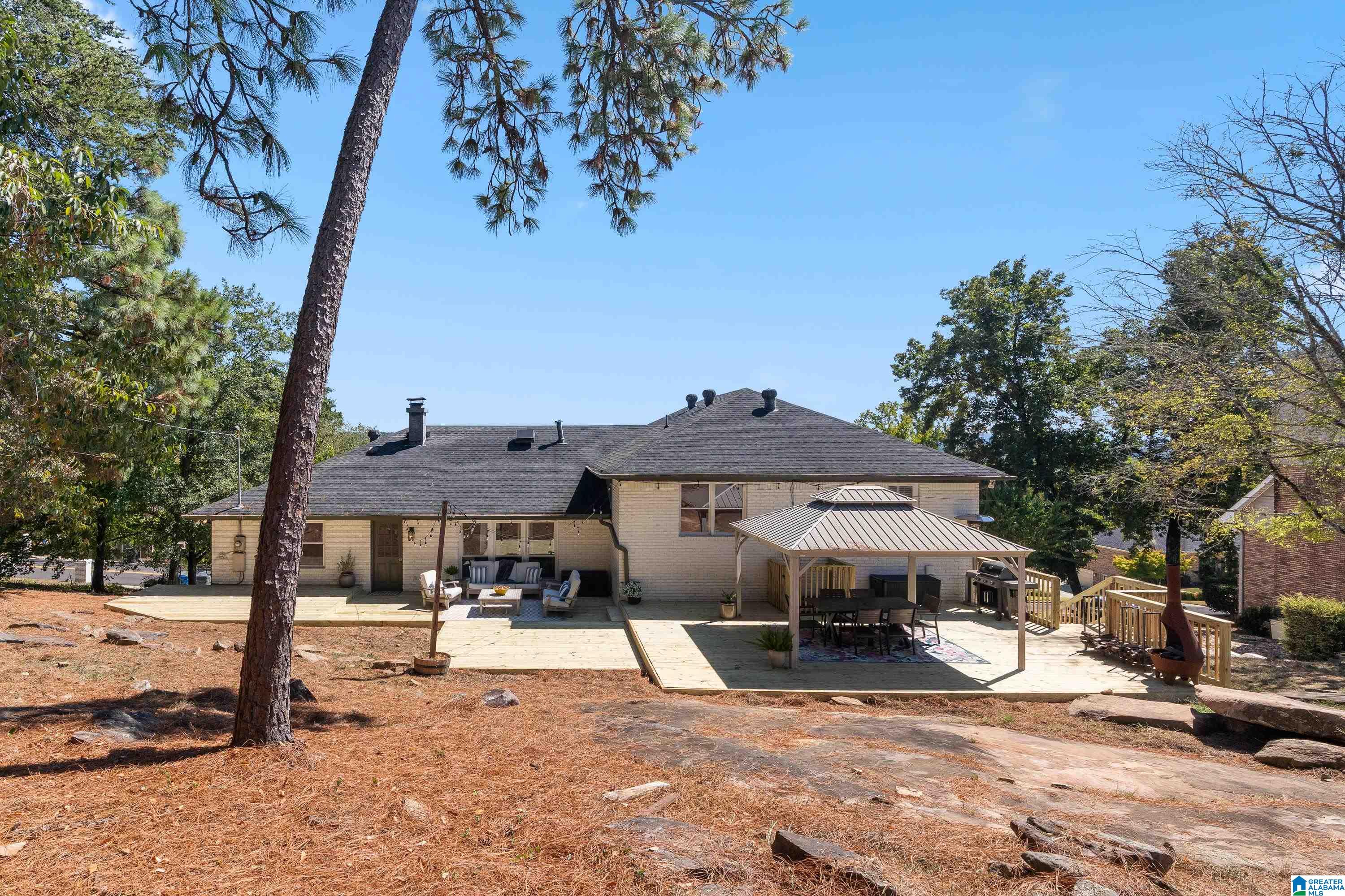 Photo 4 of Single family home for sale at 400 Vesclub Dr, Vestavia, AL 35216 | MLS# 21466662 | Listing updated on 2026-10-05