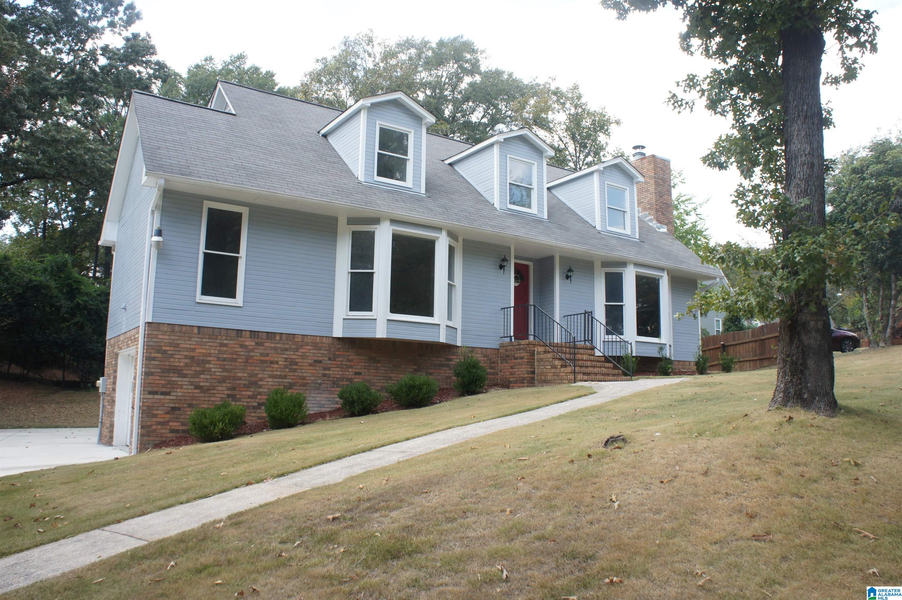 Photo 2 of Single family home for sale at 3549 William And Mary Rd, Hoover, AL 35216 | MLS# 21466664 | Listing updated on 2026-10-03