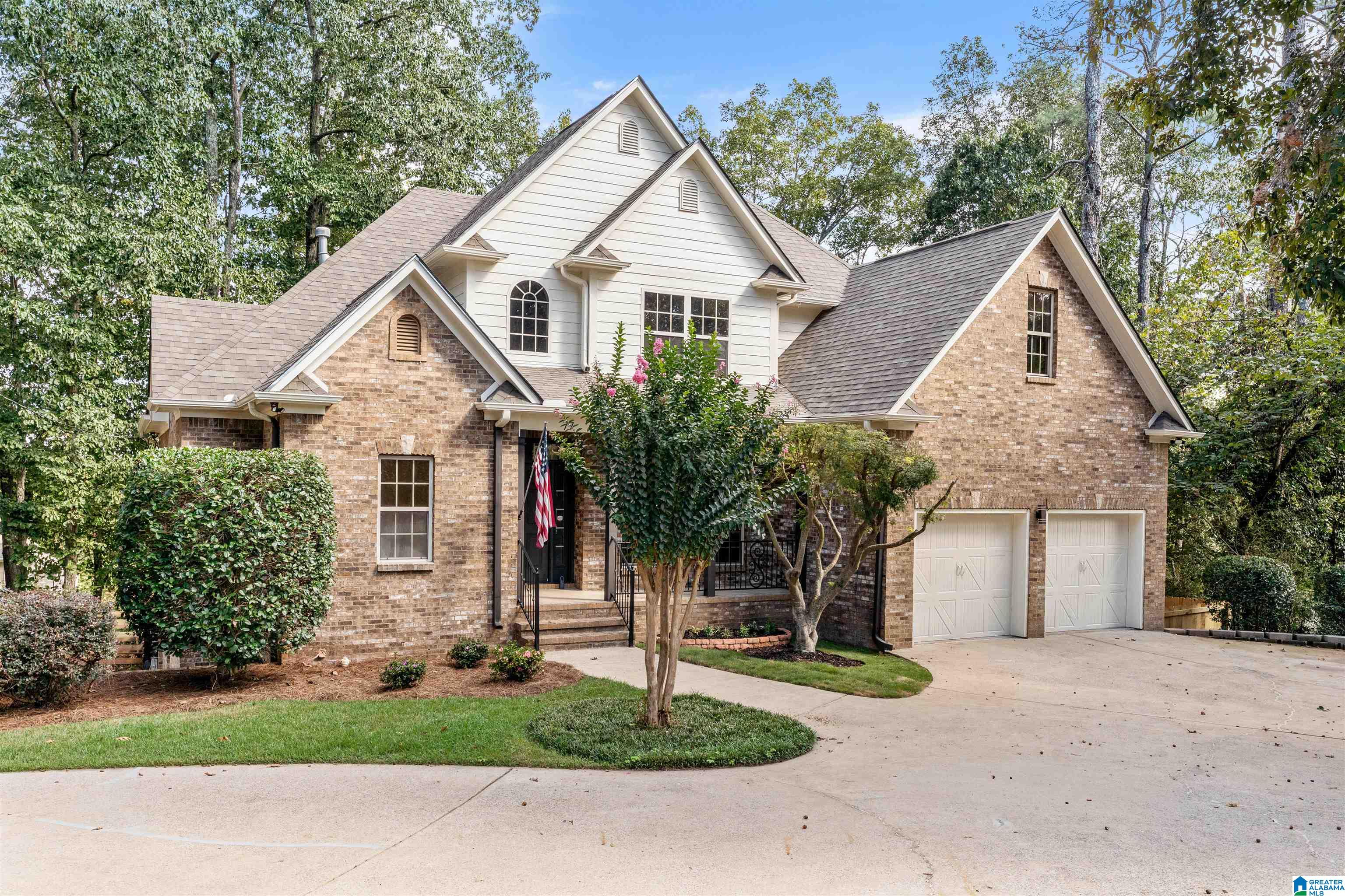 Photo 1 of Single family home for sale at 77 Shades Crst Rd, Birmingham, AL 35226 | MLS# 21466760 | Listing updated on 2026-10-19
