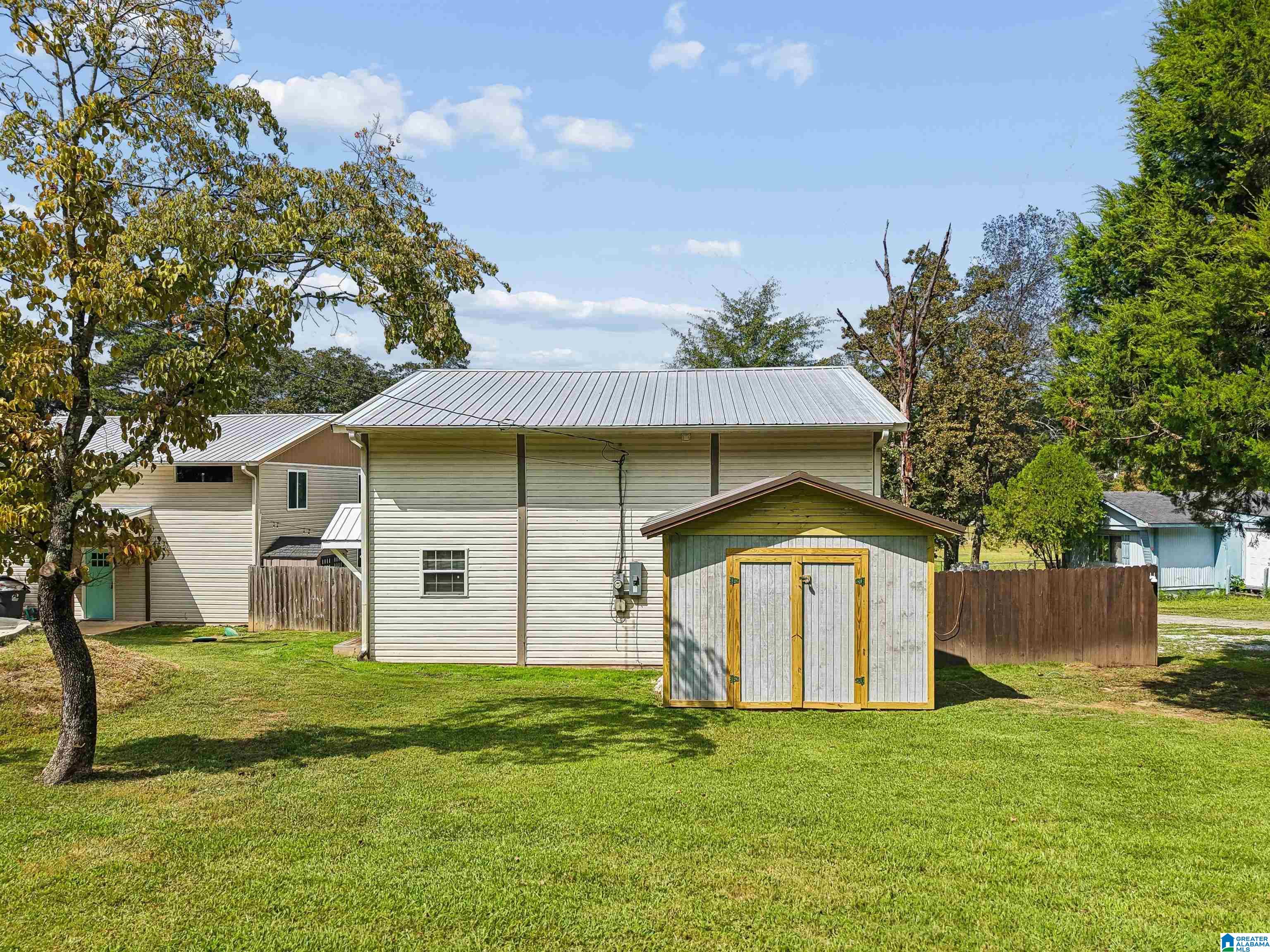 Photo 1 of Single family home for sale at 180 W Lake Hl Dr, Talladega, AL 35160 | MLS# 21466863 | Listing updated on 2026-10-06