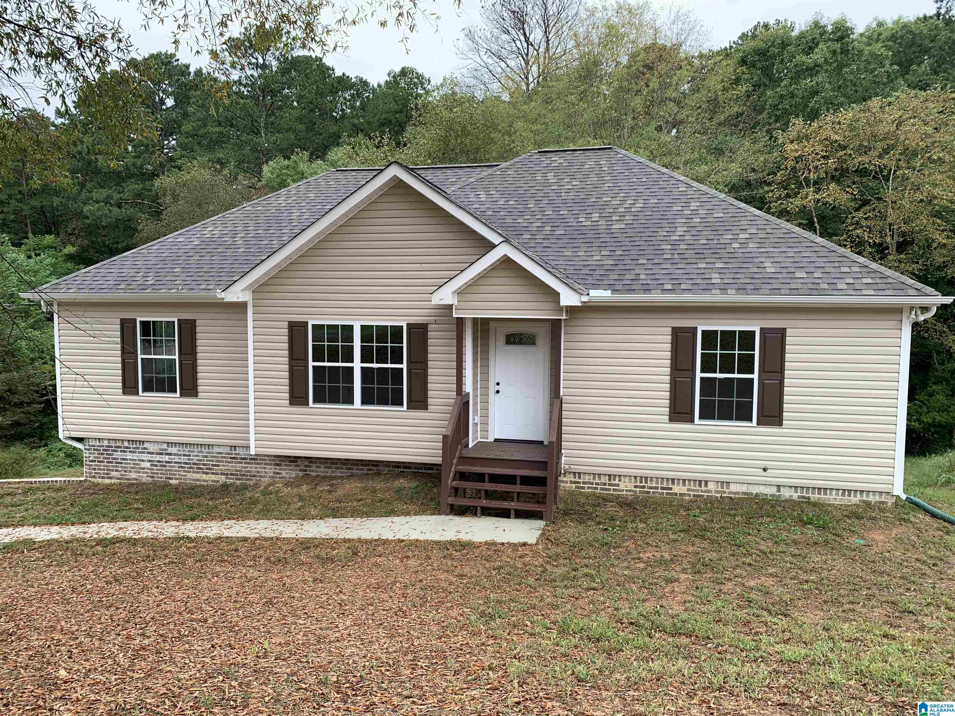 Single family home for sale at 801 Lakeshore Cir, WARRIOR, AL 35180 | MLS# 21466953
