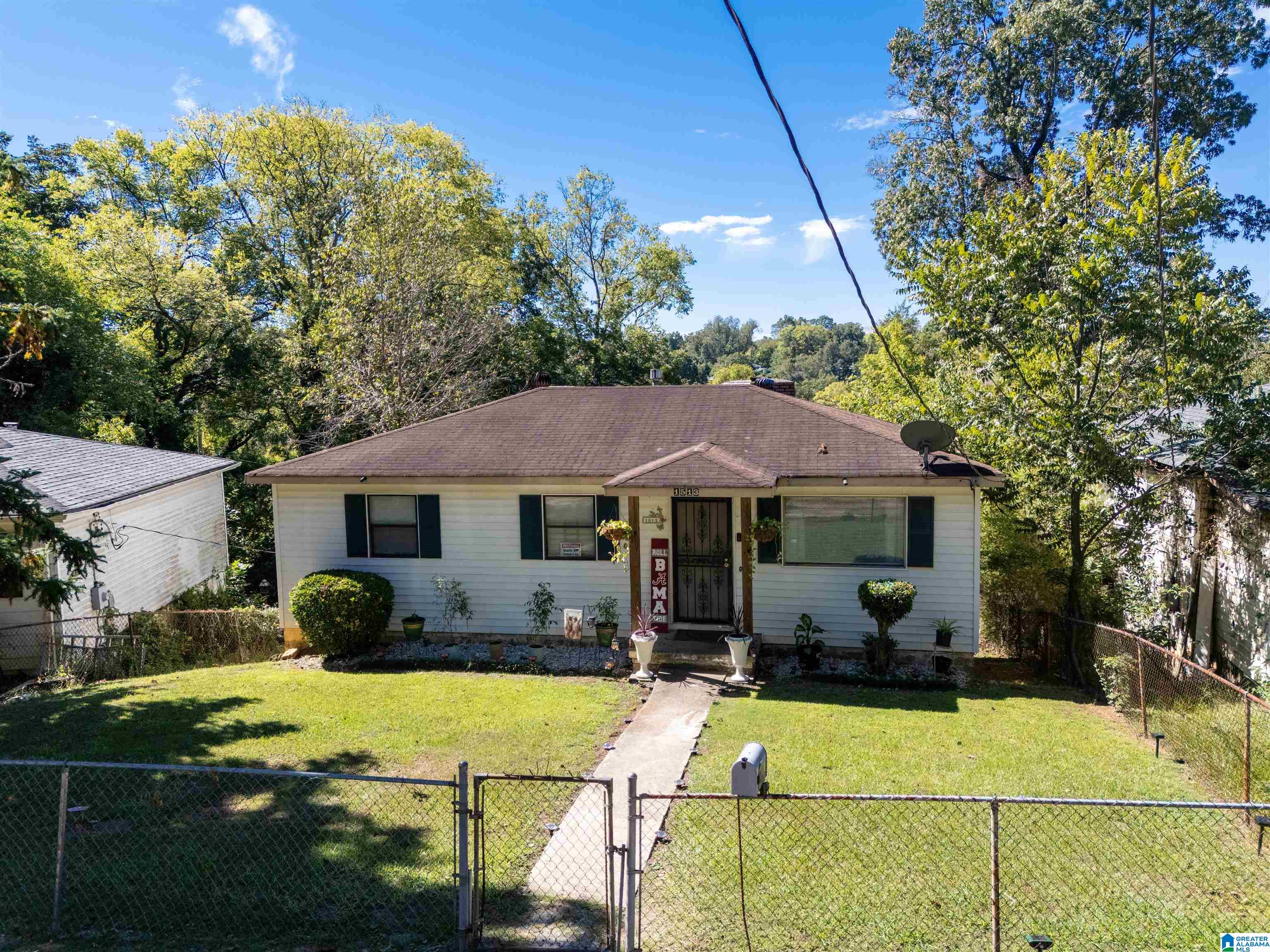 Single family home for sale at 1513 Ford Ave, BIRMINGHAM, AL 35217 | MLS# 21467094