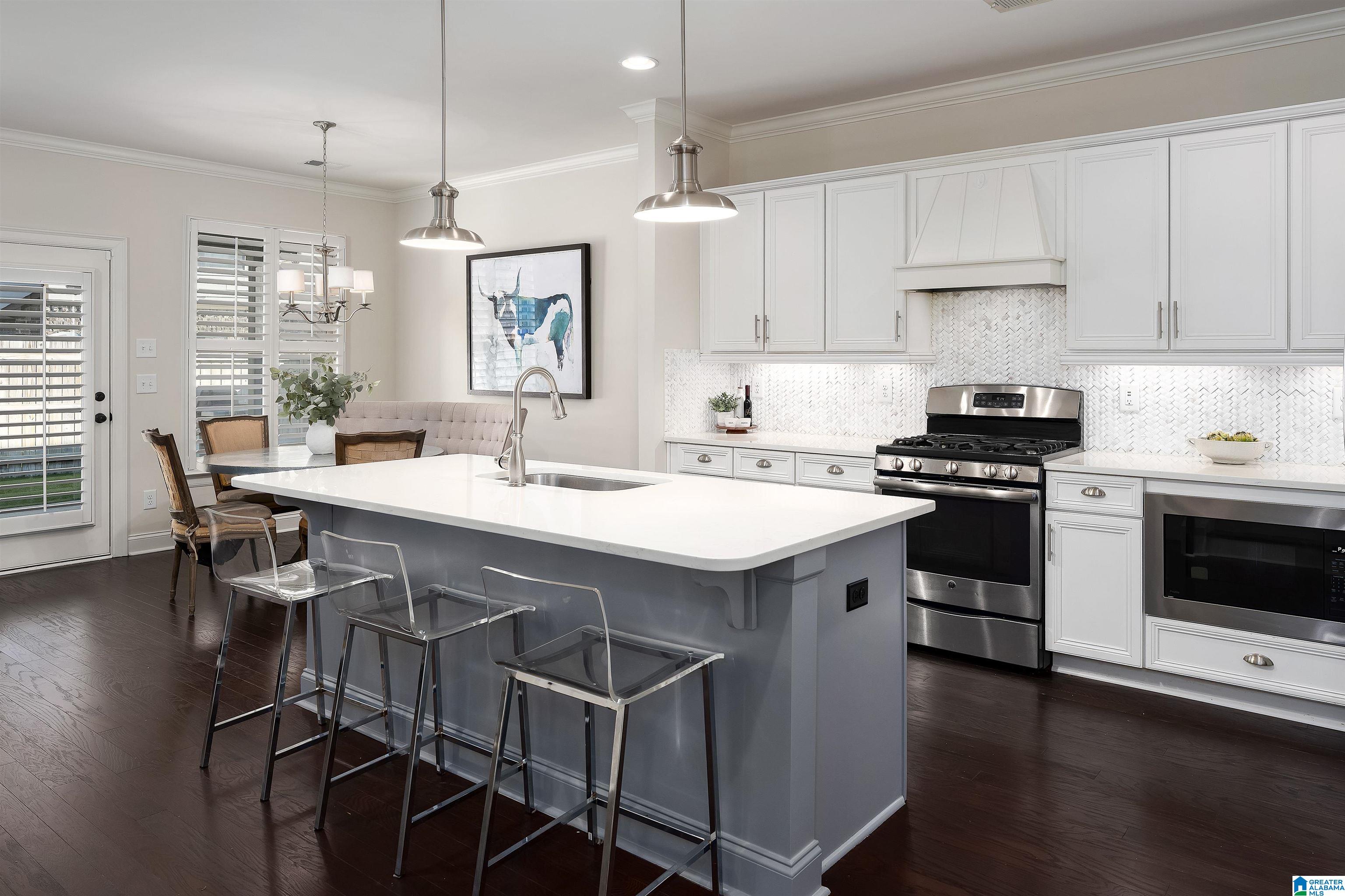 Photo 4 of Sale Pending at 1008 Wicklow Ln, Birmingham, AL 35242 | MLS# 21467275 | Listing updated on 2026-10-17