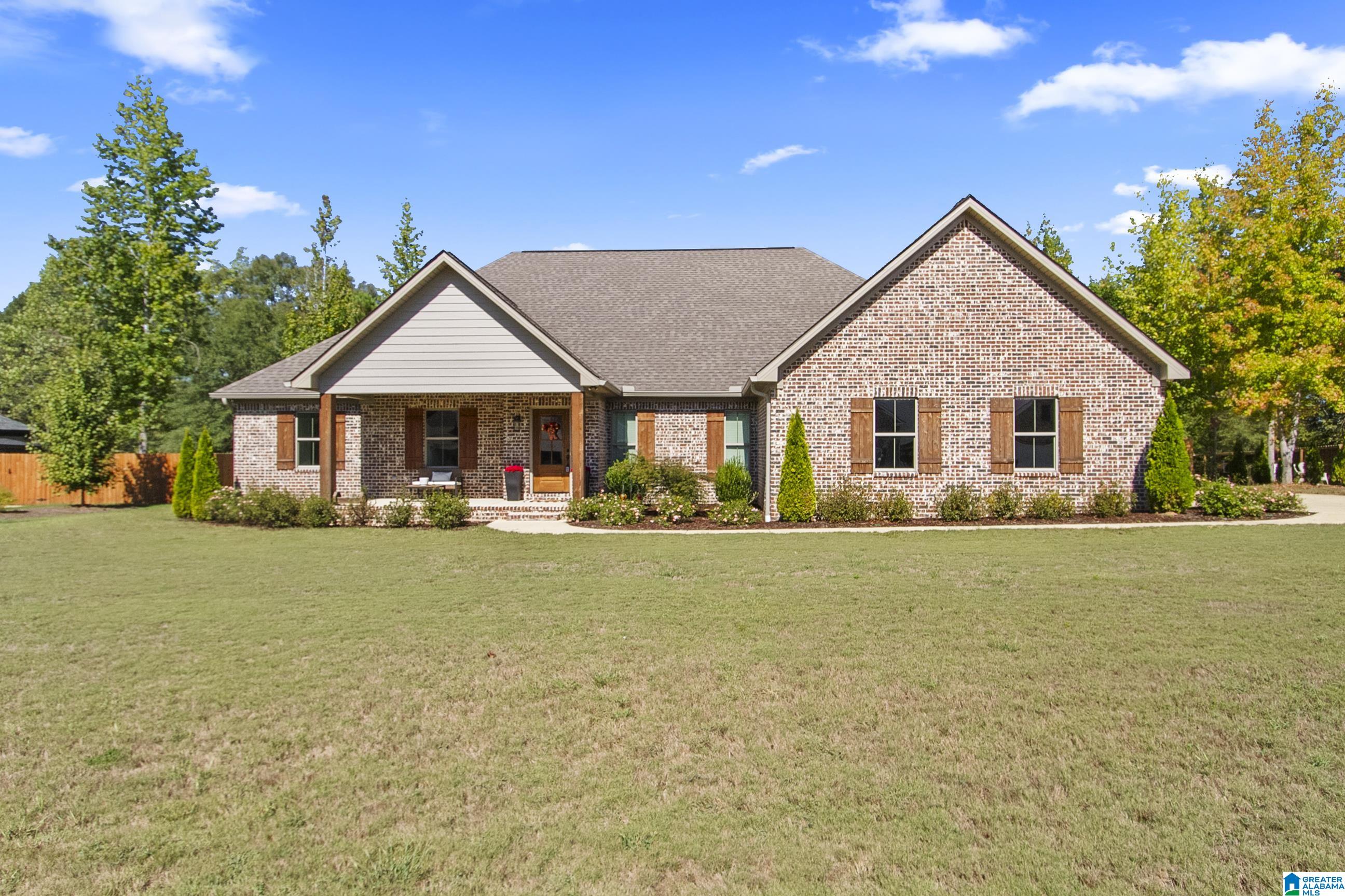 Photo 2 of Single family home for sale at 11869 Meadowview Dr, Northport, AL 35475 | MLS# 21467432 | Listing updated on 2026-10-19