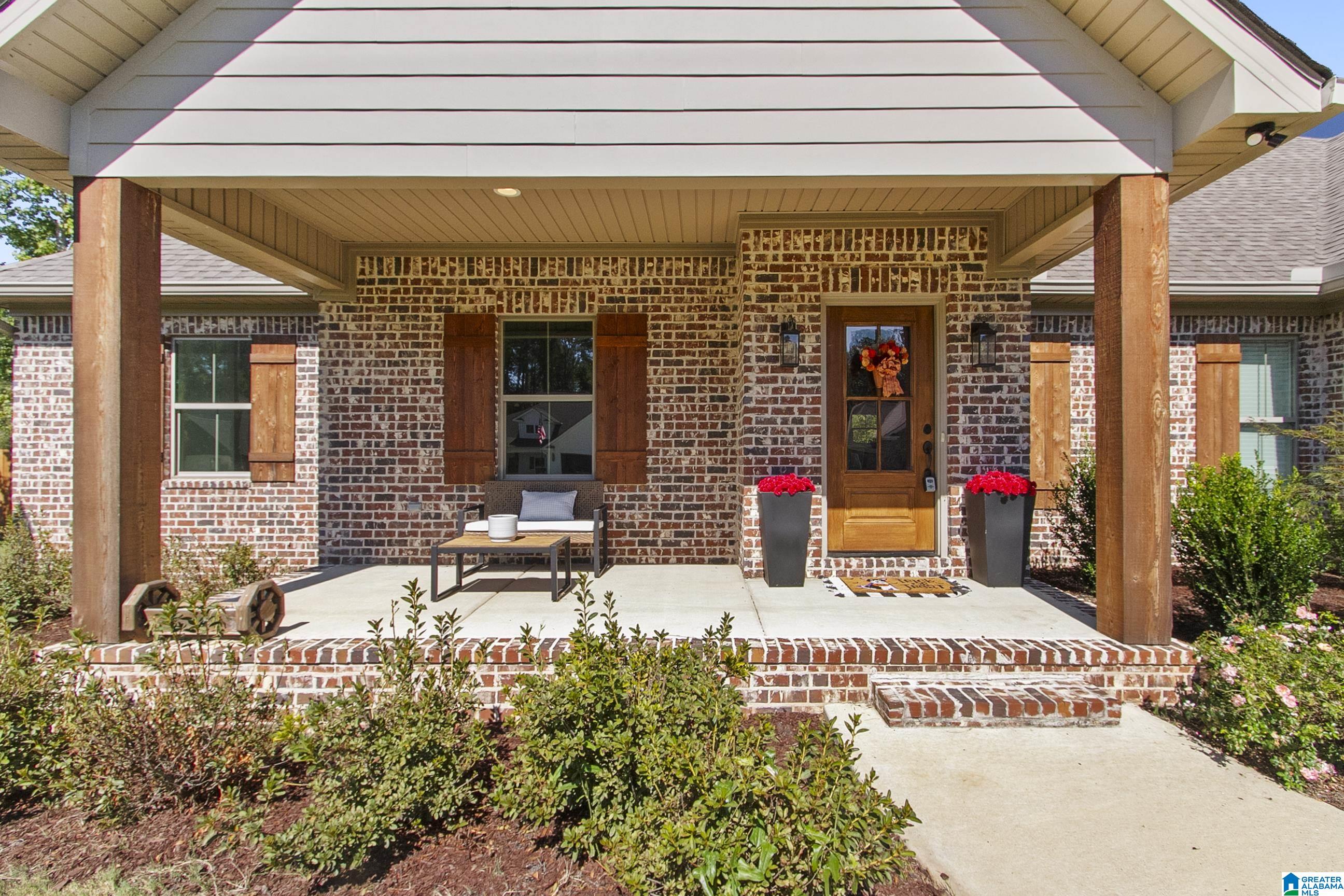 Photo 3 of Single family home for sale at 11869 Meadowview Dr, Northport, AL 35475 | MLS# 21467432 | Listing updated on 2026-10-19