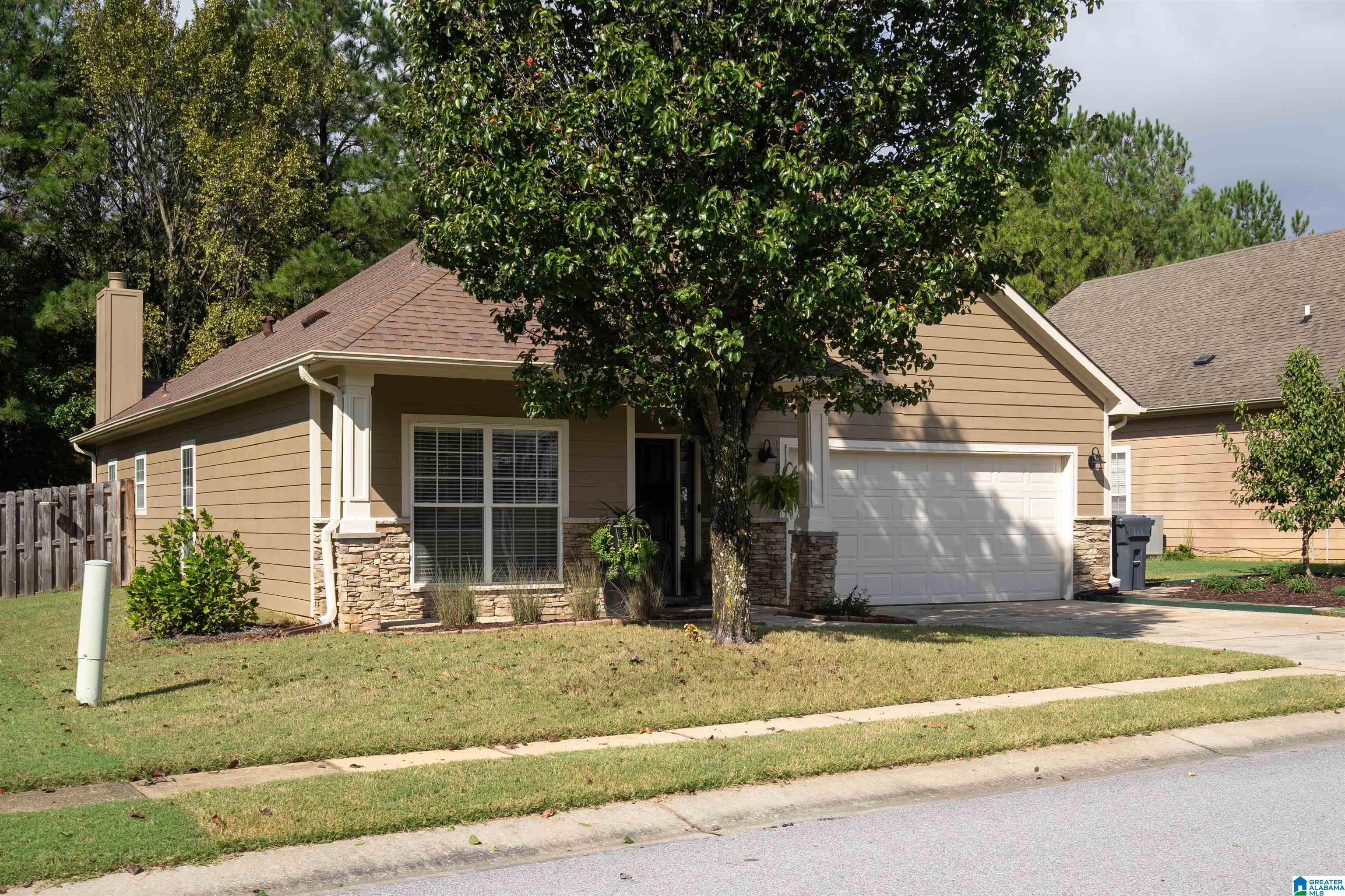 Photo 3 of Single family home for sale at 268 Nottingham Dr, Calera, AL 35040 | MLS# 21467469 | Listing updated on 2026-10-21