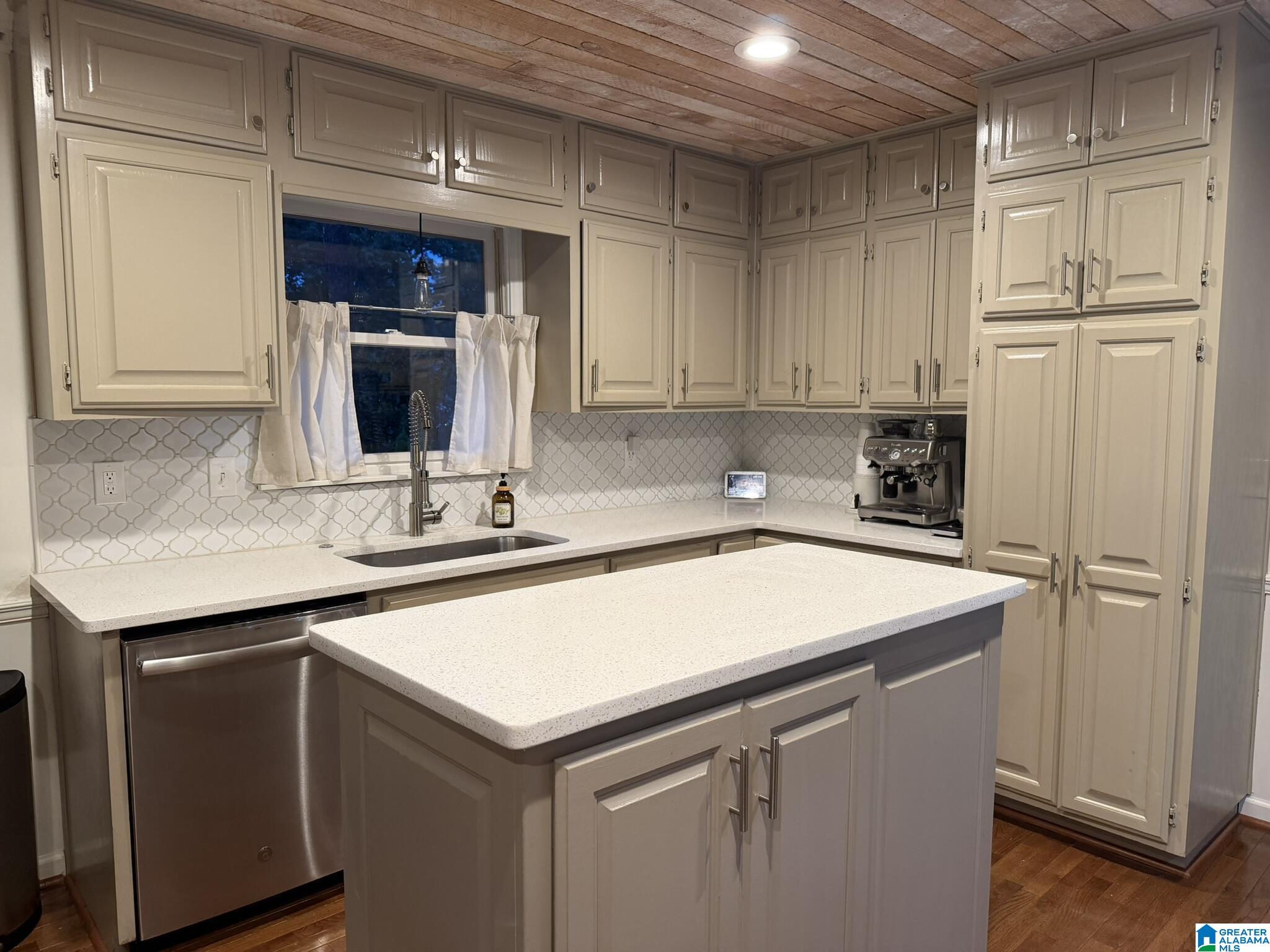 Photo 4 of Single family home for sale at 5433 Woodford Dr, Birmingham, AL 35242 | MLS# 21467493 | Listing updated on 2026-10-12
