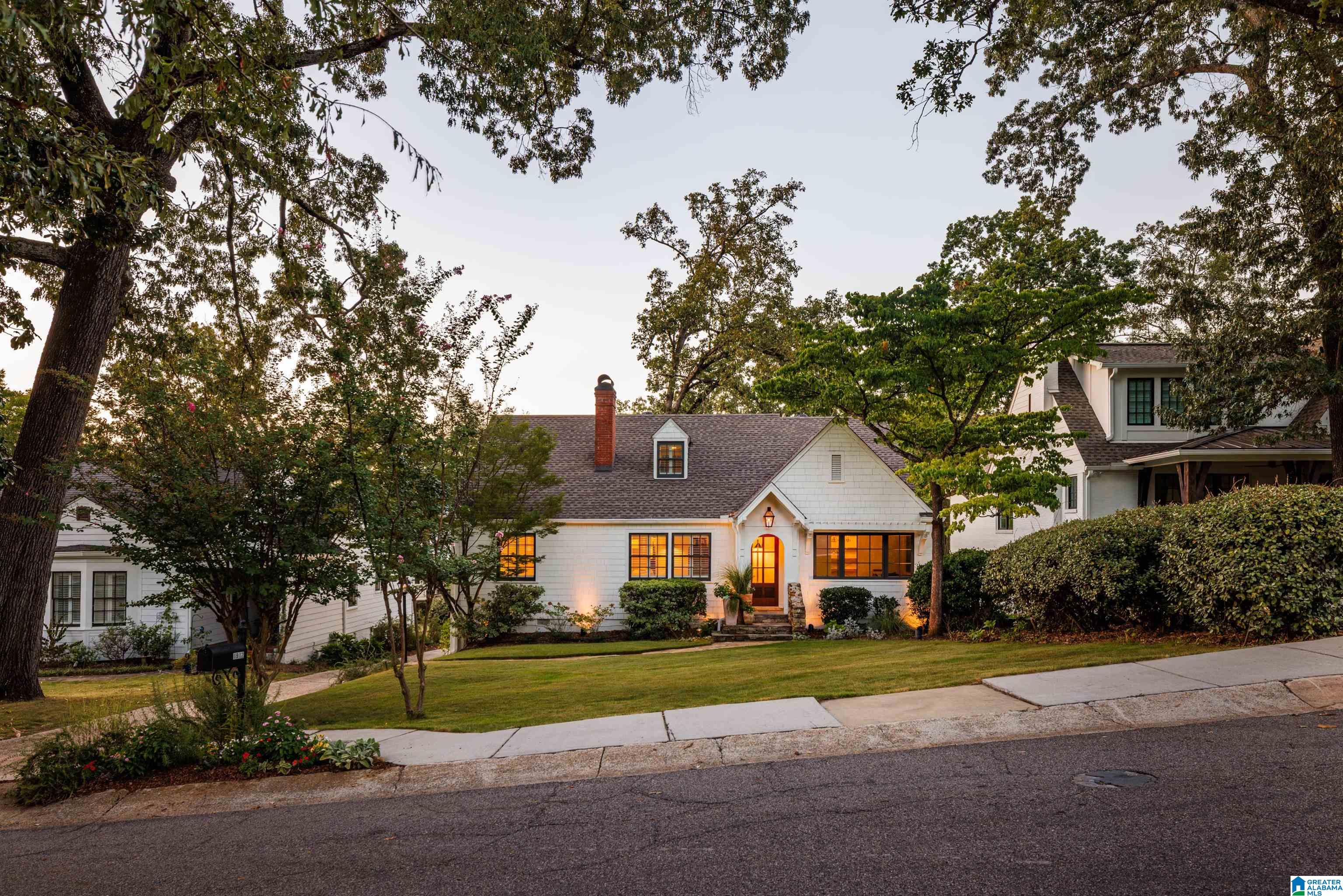 Photo 3 of Sale Pending at 1912 Mayfair Dr, Birmingham, AL 35209 | MLS# 21467556 | Listing updated on 2026-10-19