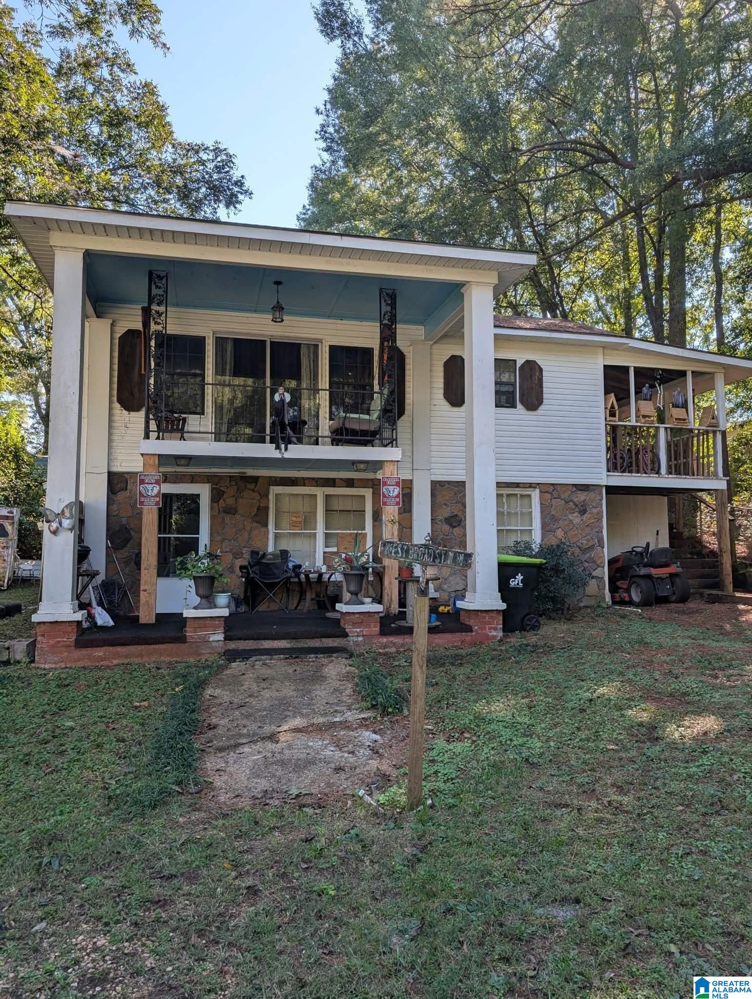 Photo 3 of Single family home for sale at 415 Lee St, Sylacauga, AL 35151 | MLS# 21467571 | Listing updated on 2026-10-14