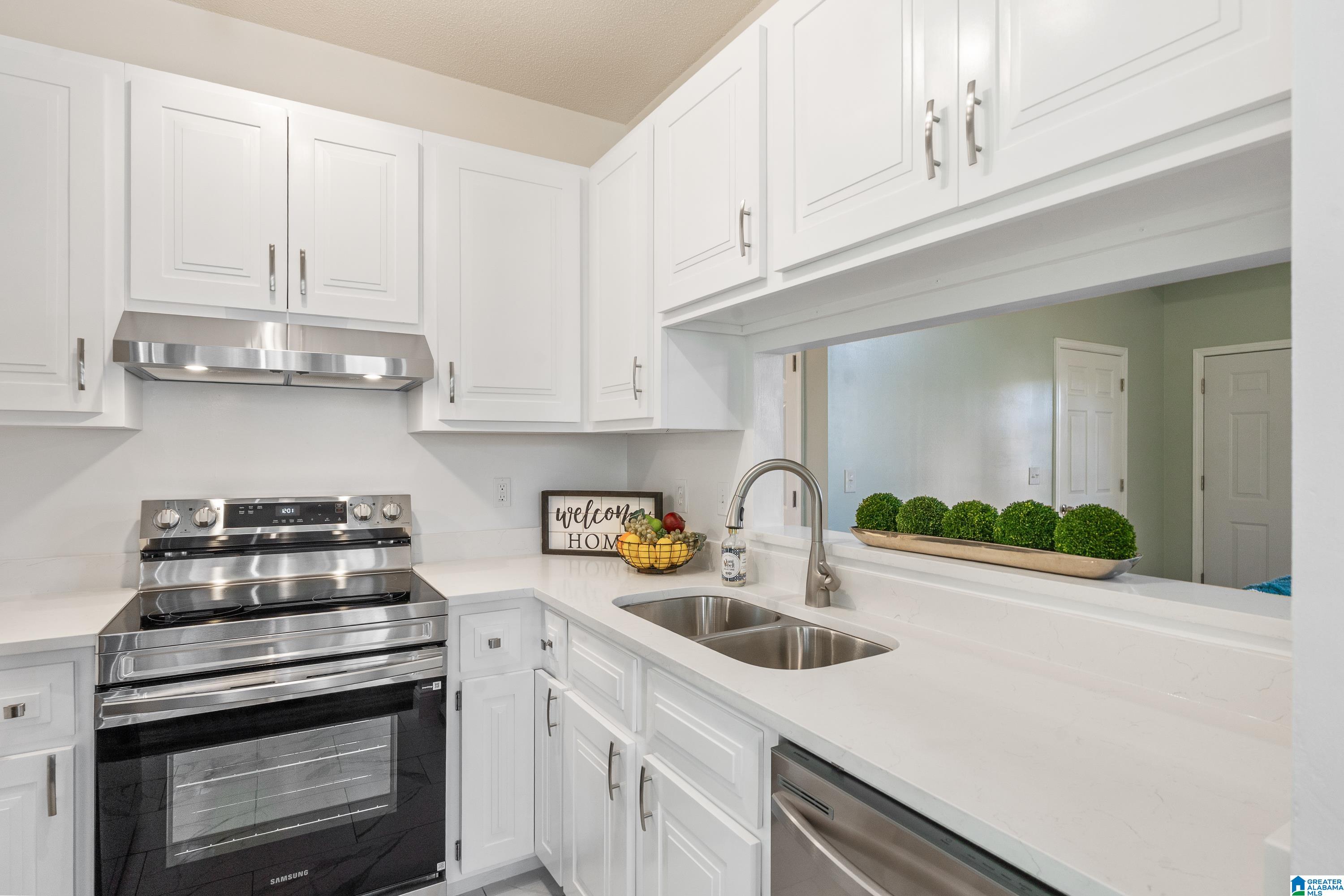 Photo 2 of Single family home for sale at 6815 Ridgeline Way, Pinson, AL 35126 | MLS# 21467577 | Listing updated on 2026-10-21
