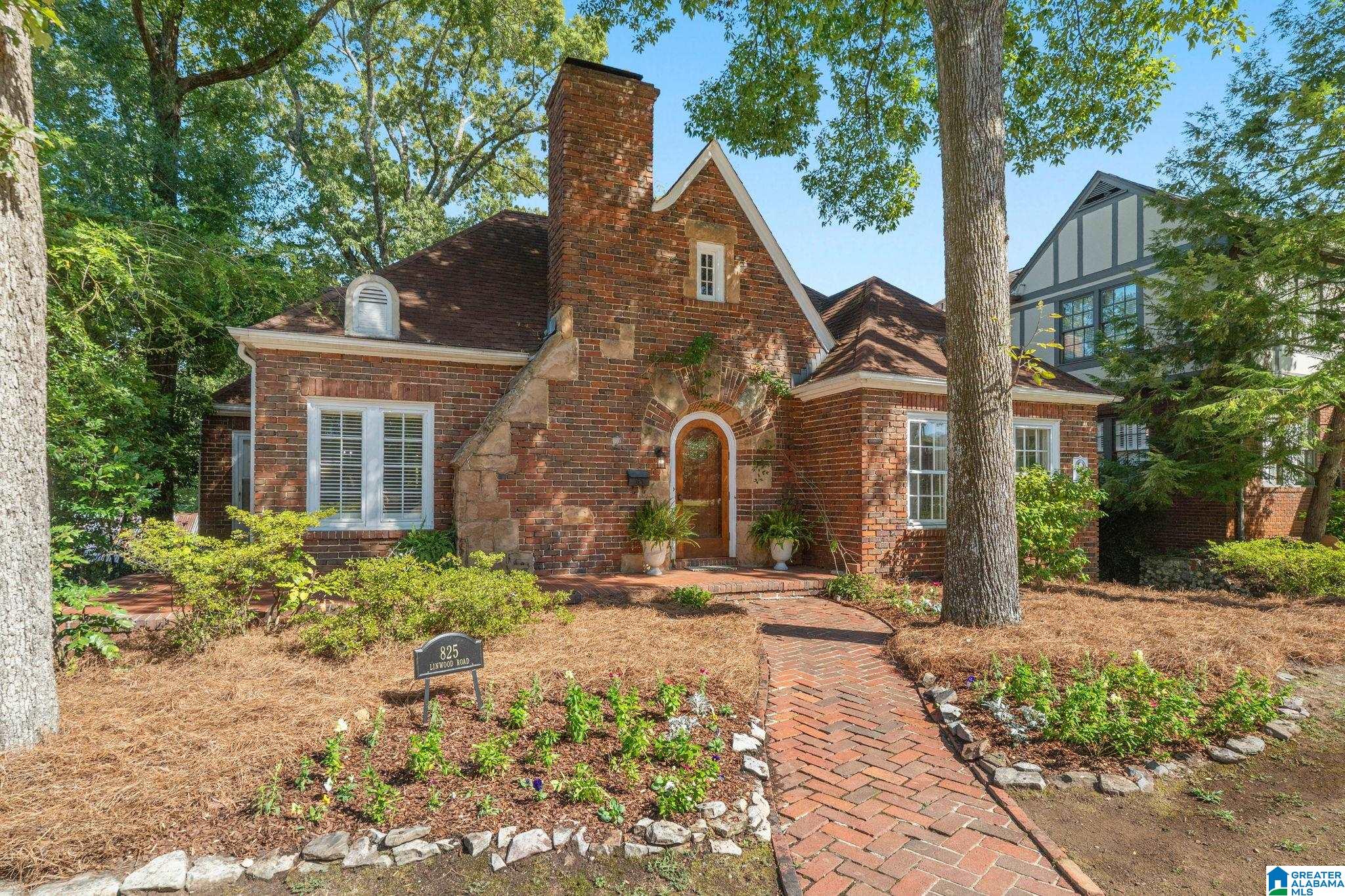 Photo 3 of Single family home for sale at 825 Linwood Rd, Birmingham, AL 35222 | MLS# 21467588 | Listing updated on 2026-10-15