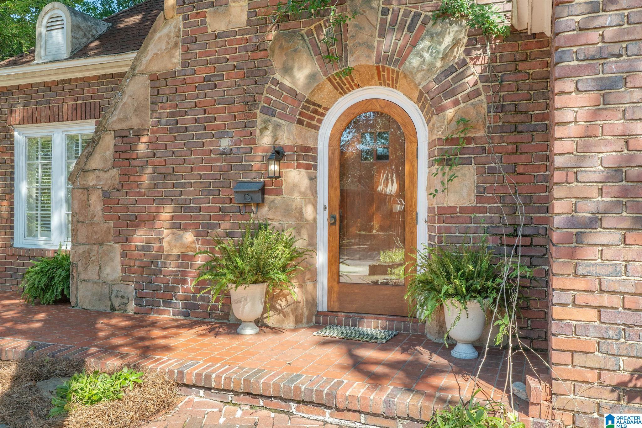 Photo 3 of Single family home for sale at 825 Linwood Rd, Birmingham, AL 35222 | MLS# 21467588 | Listing updated on 2026-10-15