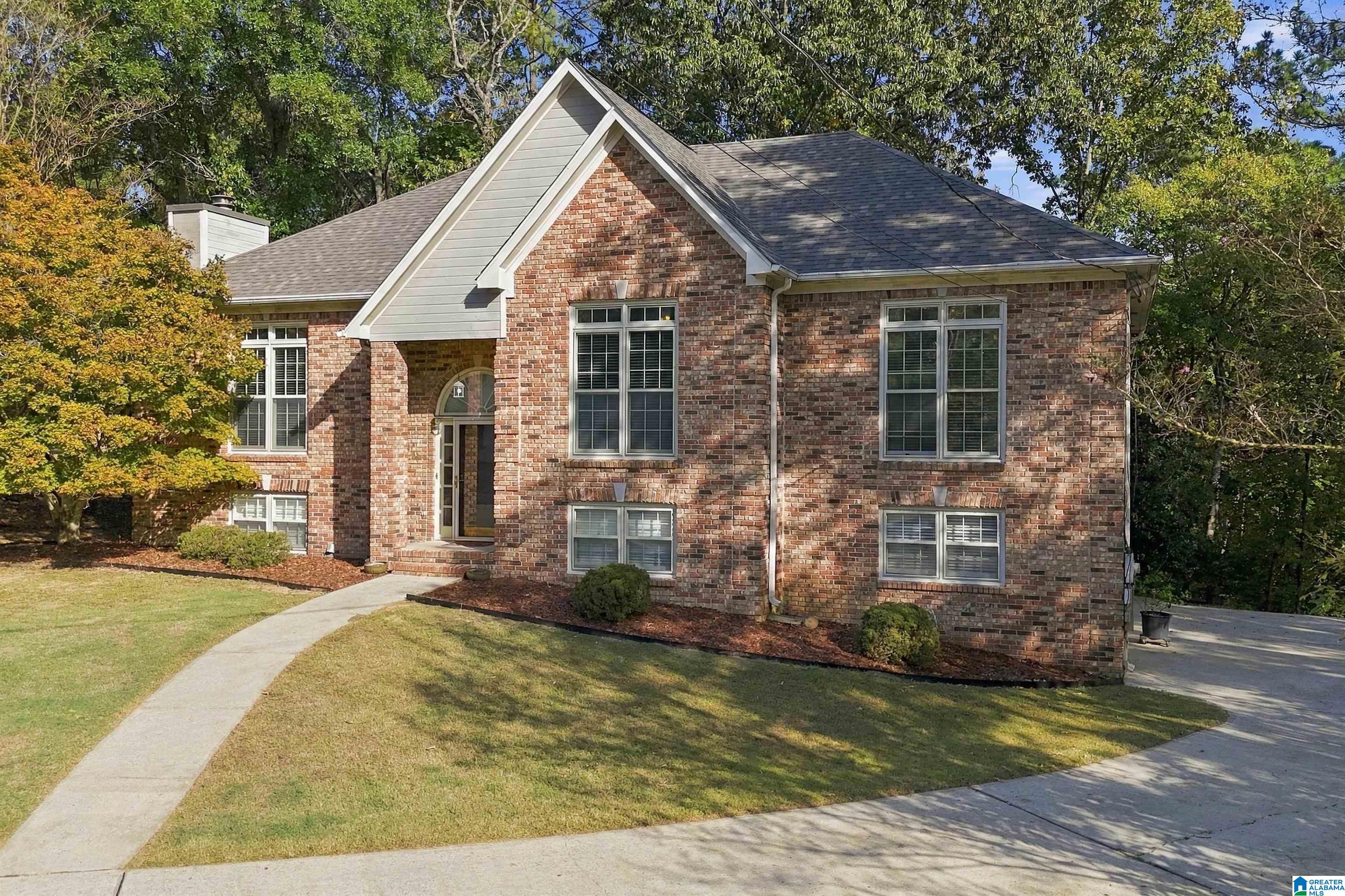 Photo 3 of Single family home for sale at 612 Brooks Ln, Hoover, AL 35244 | MLS# 21467615 | Listing updated on 2026-10-22