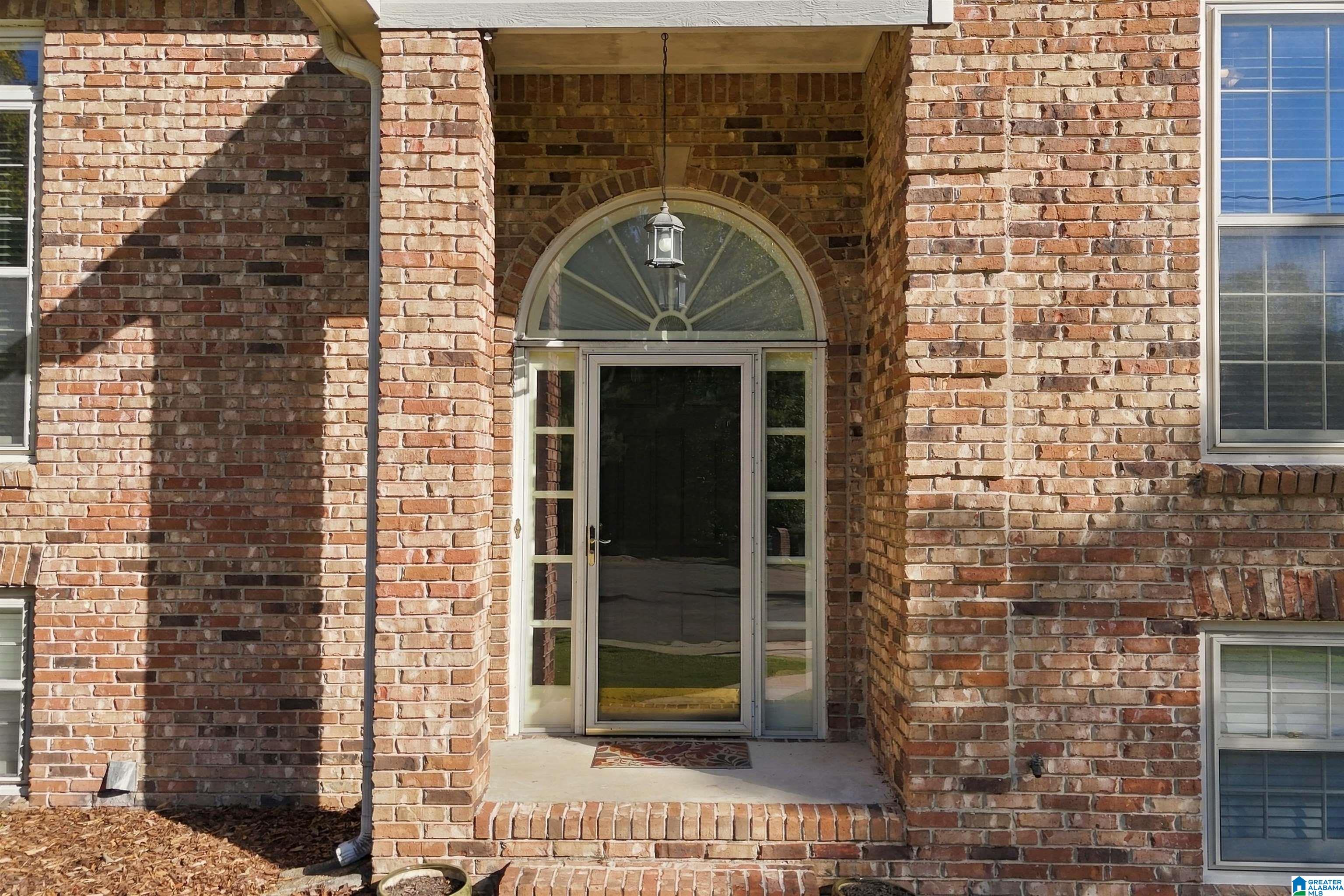 Photo 4 of Single family home for sale at 612 Brooks Ln, Hoover, AL 35244 | MLS# 21467615 | Listing updated on 2026-10-22