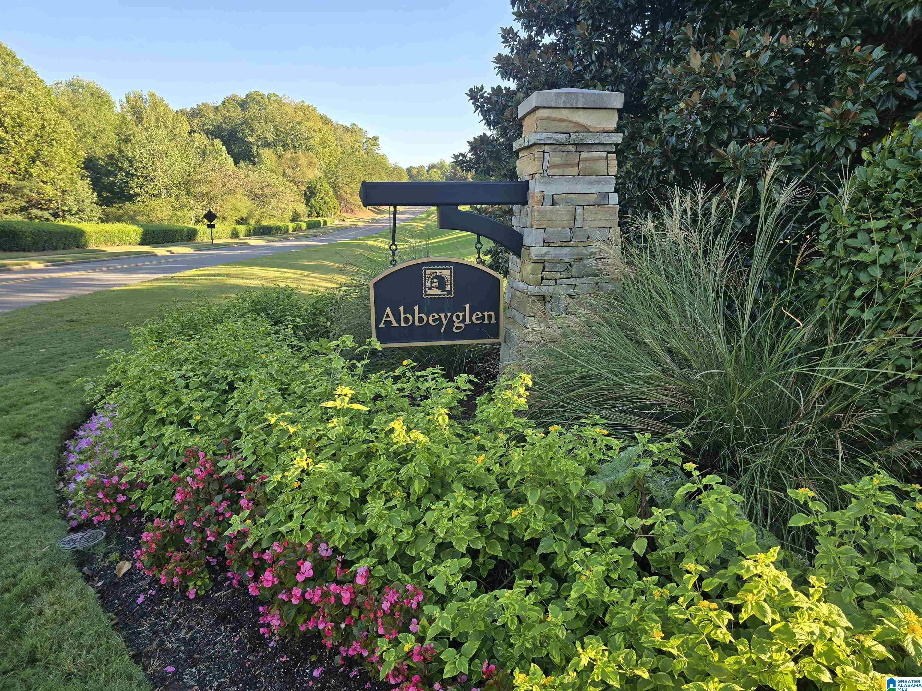 Photo 2 of Single family home for sale at 2339 Abbeyglen Cir, Hoover, AL 35226 | MLS# 21467640 | Listing updated on 2026-10-22