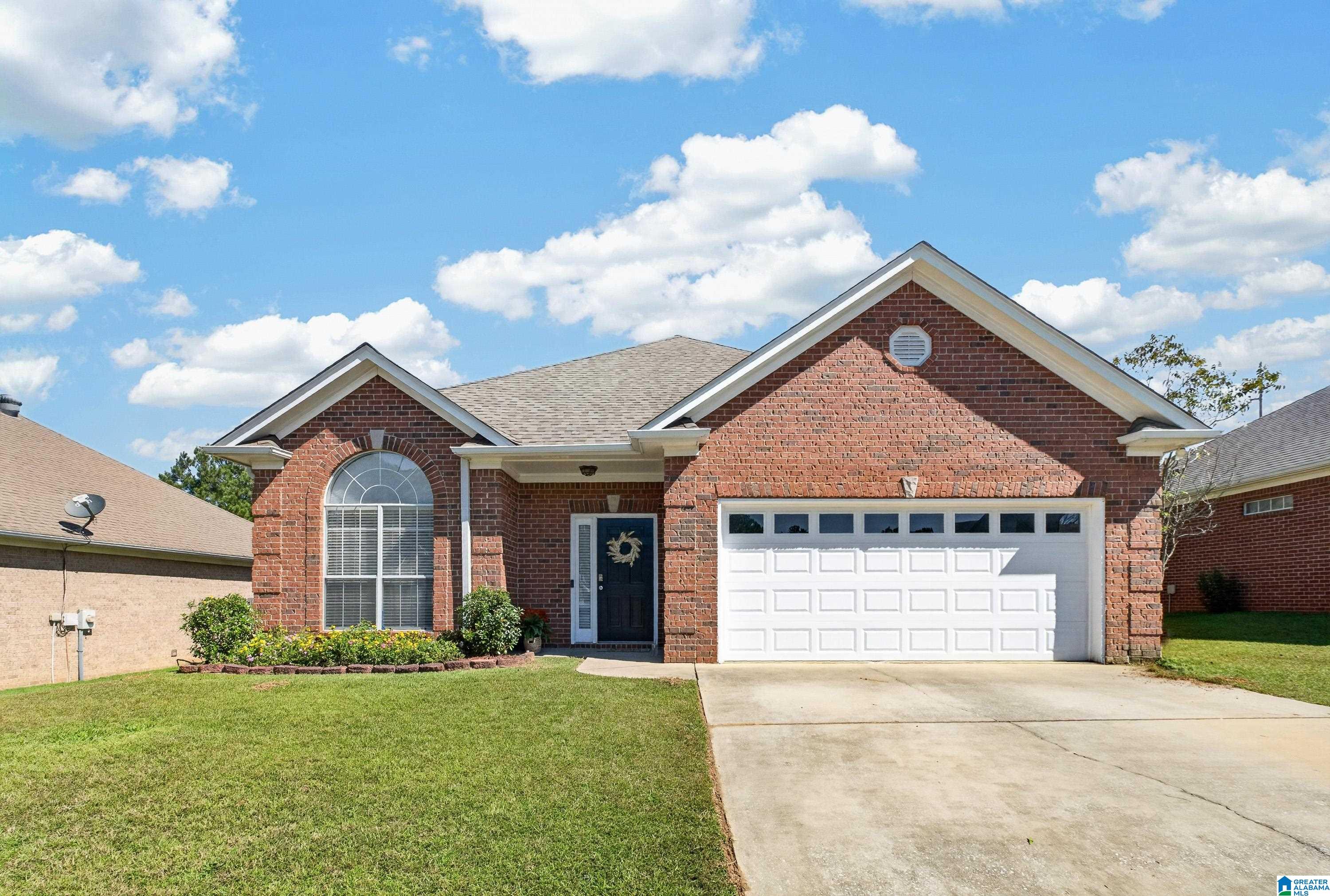 Photo 1 of Single family home for sale at 484 Daventry Cir, Calera, AL 35040 | MLS# 21467659 | Listing updated on 2026-10-19