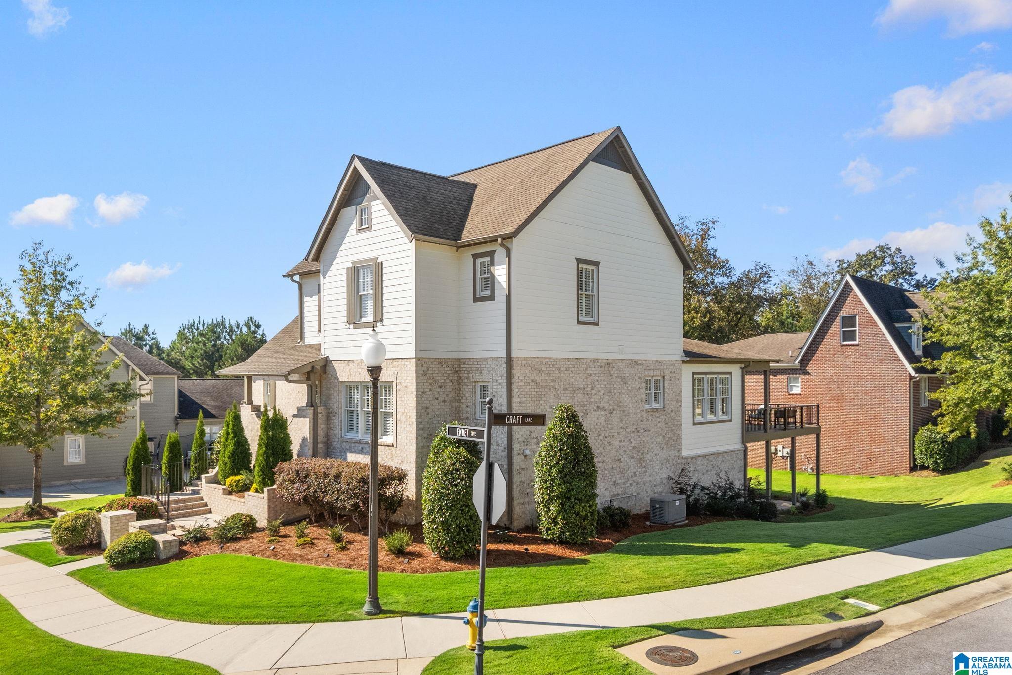 Photo 4 of Single family home for sale at 2216 Emmet Cvs, Hoover, AL 35242 | MLS# 21467660 | Listing updated on 2026-10-21