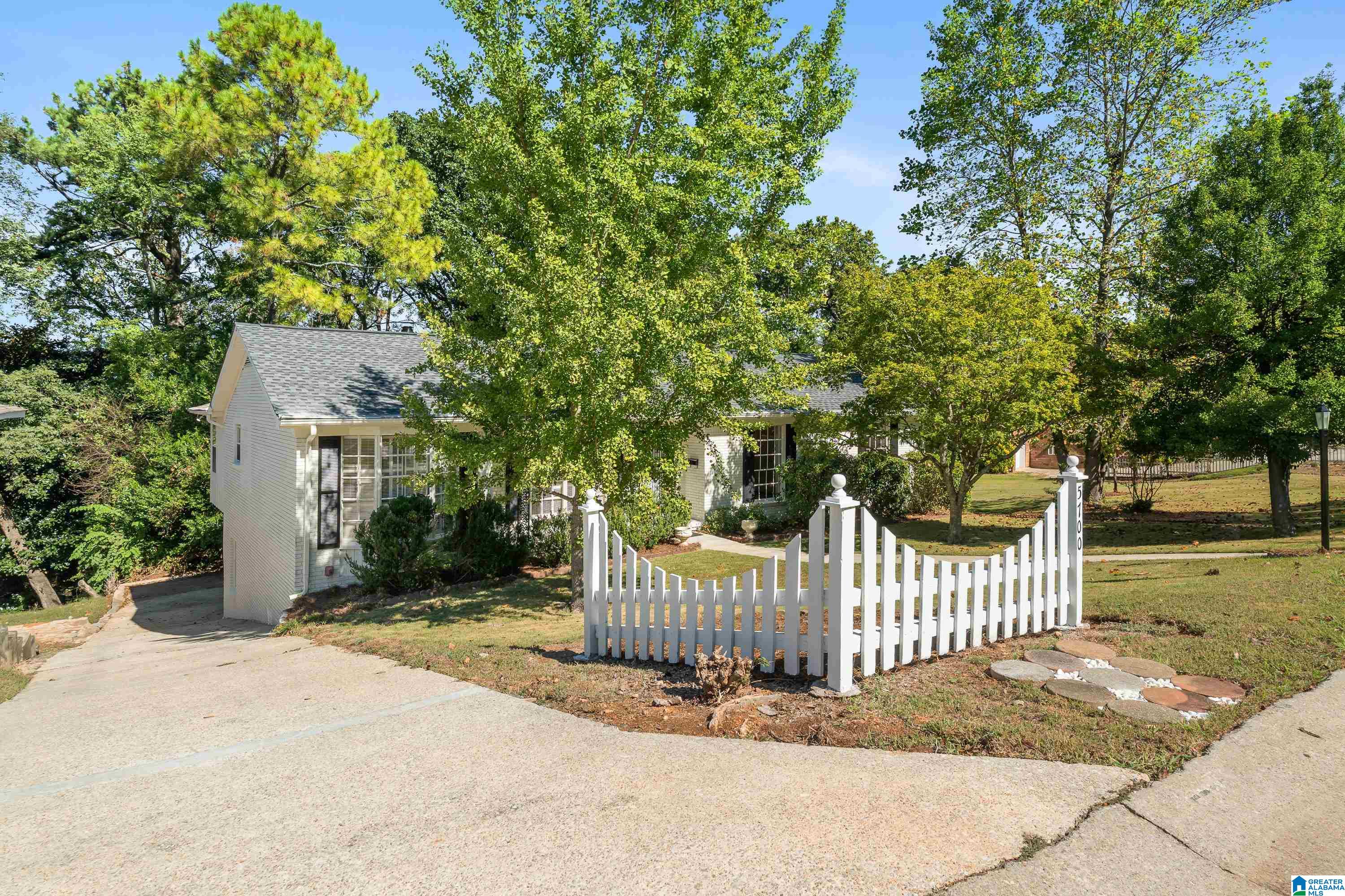Photo 3 of Single family home for sale at 5700 11th Avenue S, Birmingham, AL 35222 | MLS# 21467680 | Listing updated on 2026-10-15