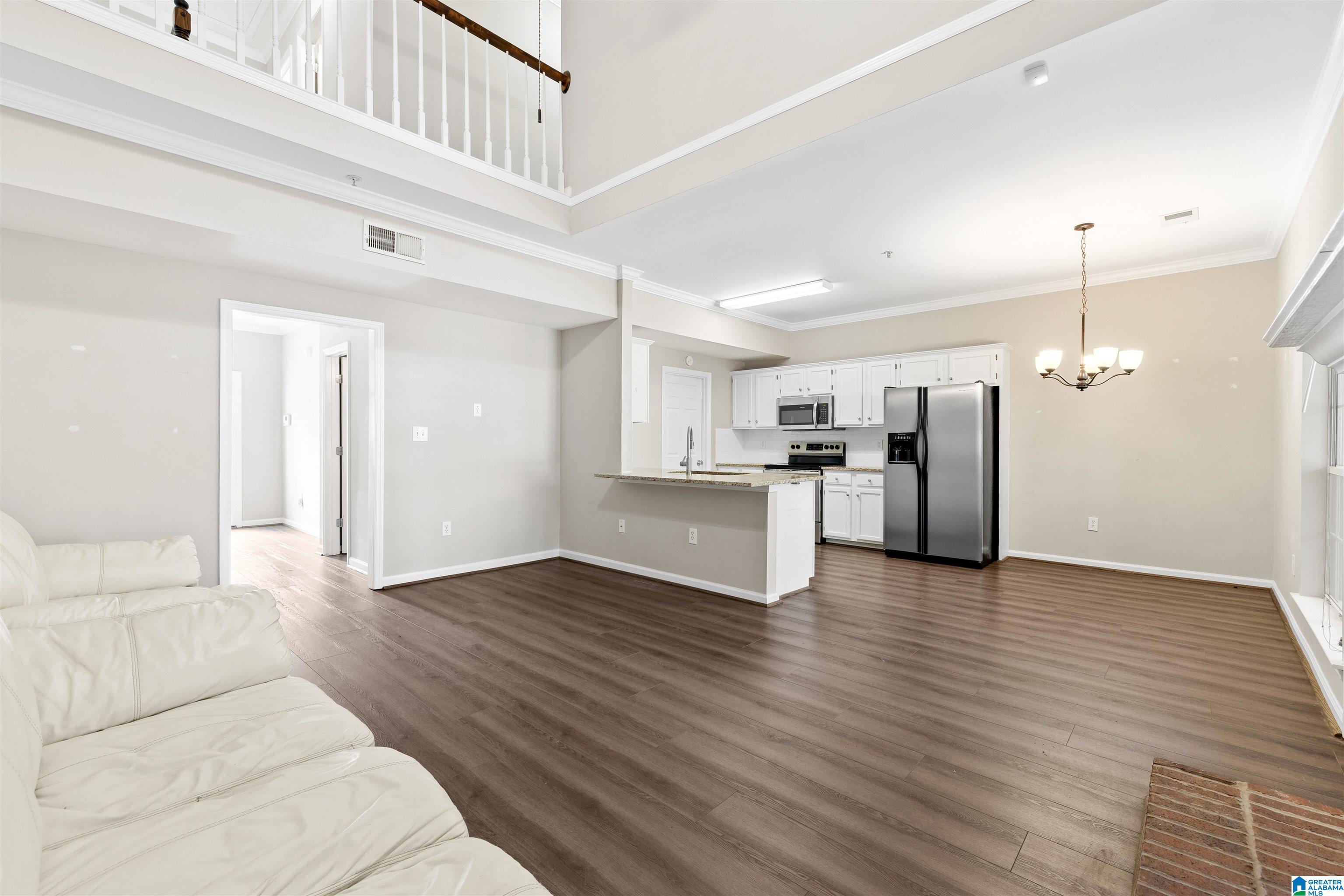 Photo 4 of Townhouse for sale at 129 Timberleaf Cir, Alabaster, AL 35007 | MLS# 21467686 | Listing updated on 2026-10-22