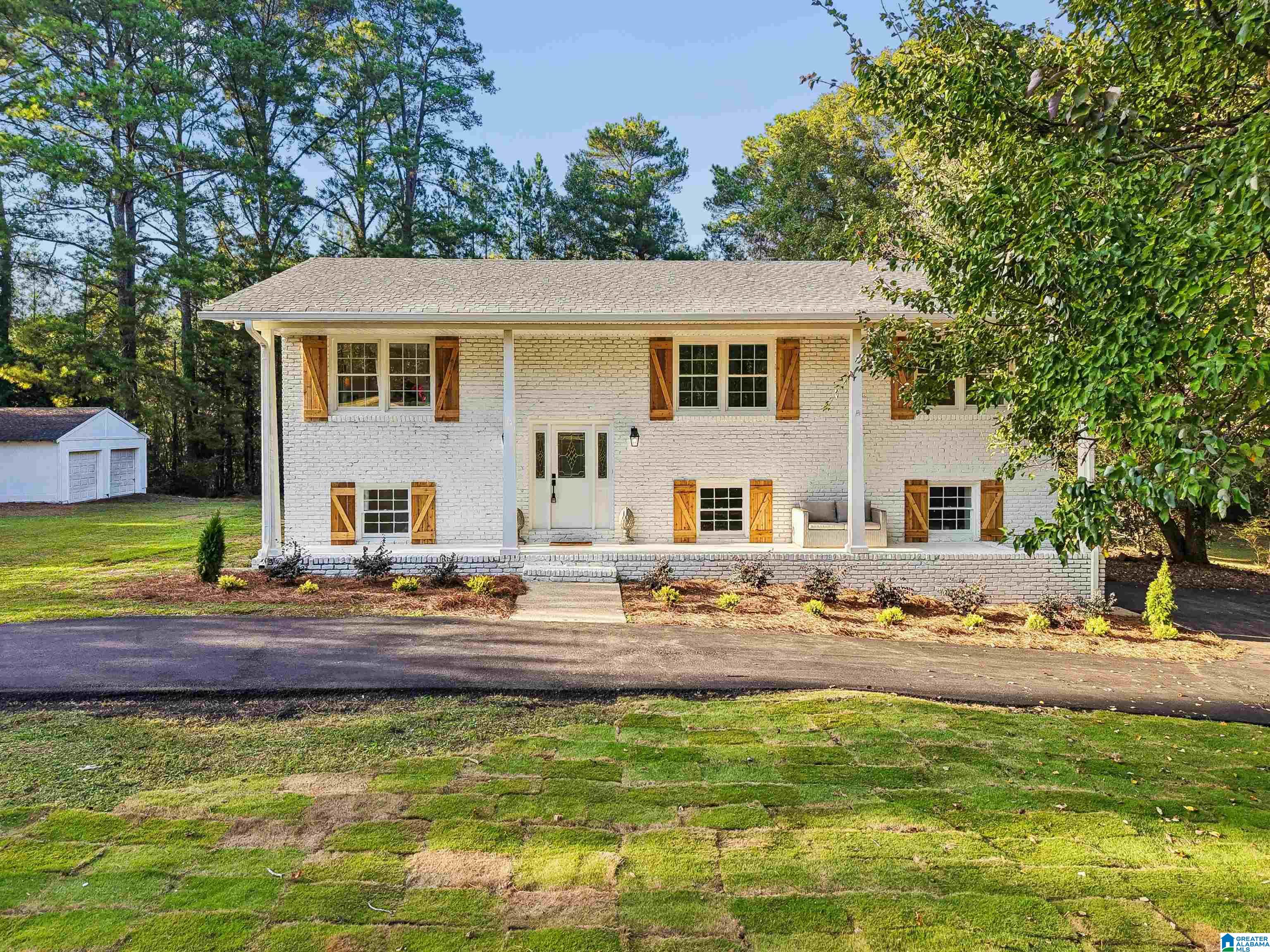 Photo 2 of Single family home for sale at 7316 Pinewood Dr, Trussville, AL 35173 | MLS# 21467701 | Listing updated on 2026-10-15