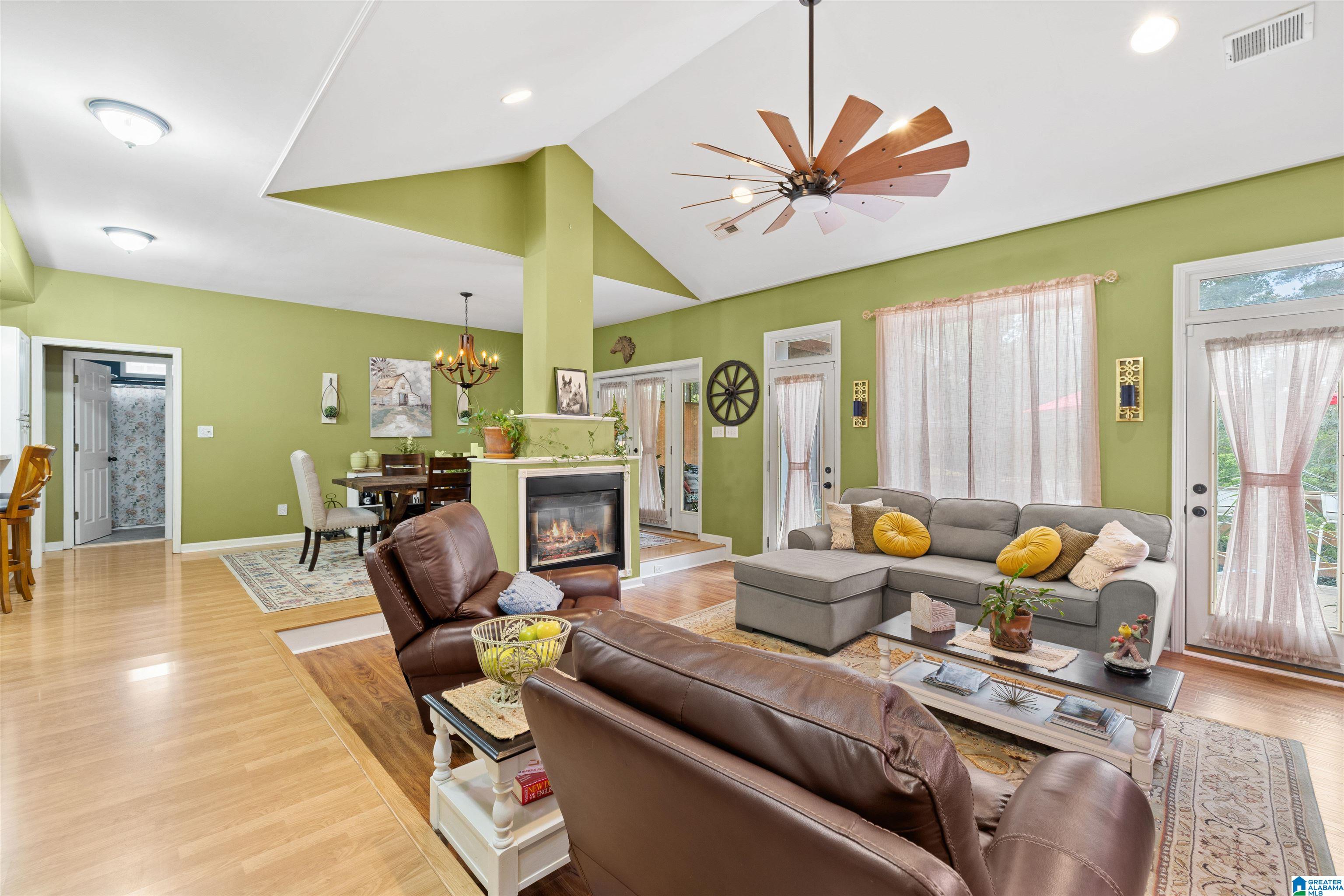 Photo 4 of Single family home for sale at 648 Oak Dr E, Trussville, AL 35173 | MLS# 21467746 | Listing updated on 2026-10-16