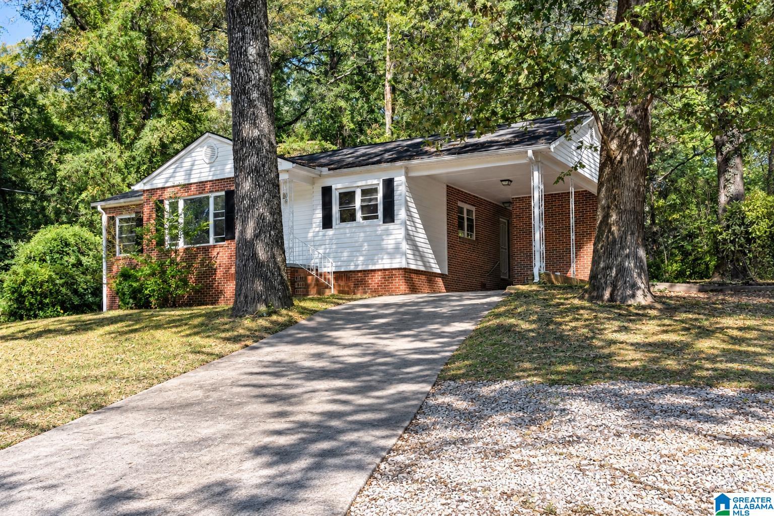 Photo 2 of Single family home for sale at 112 Nw 18th Avenue, Center Point, AL 35215 | MLS# 21467769 | Listing updated on 2026-10-16