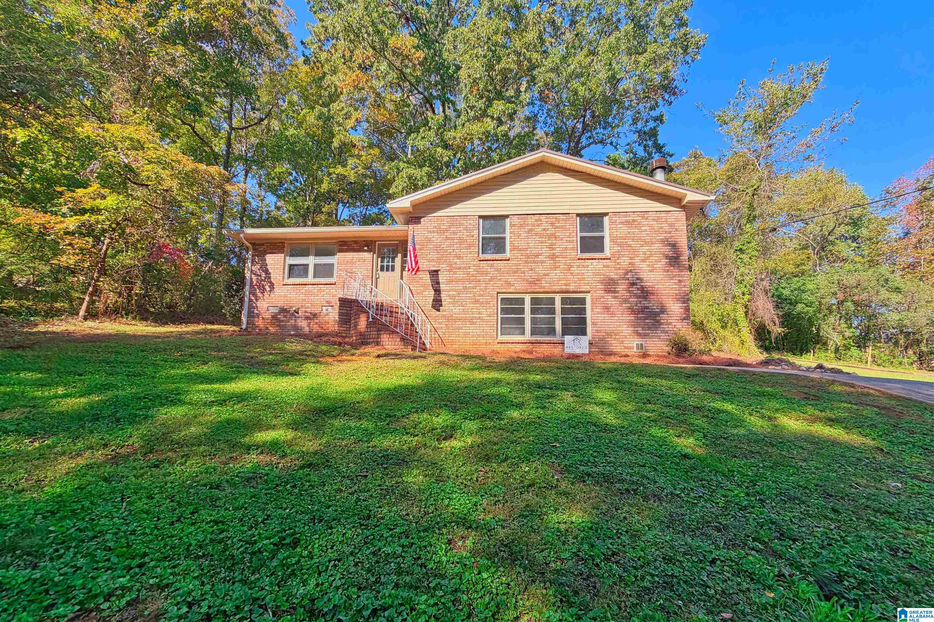 Photo 2 of Sale Pending at 5012 Shane Dr, Anniston, AL 36206 | MLS# 21467771 | Listing updated on 2026-10-21