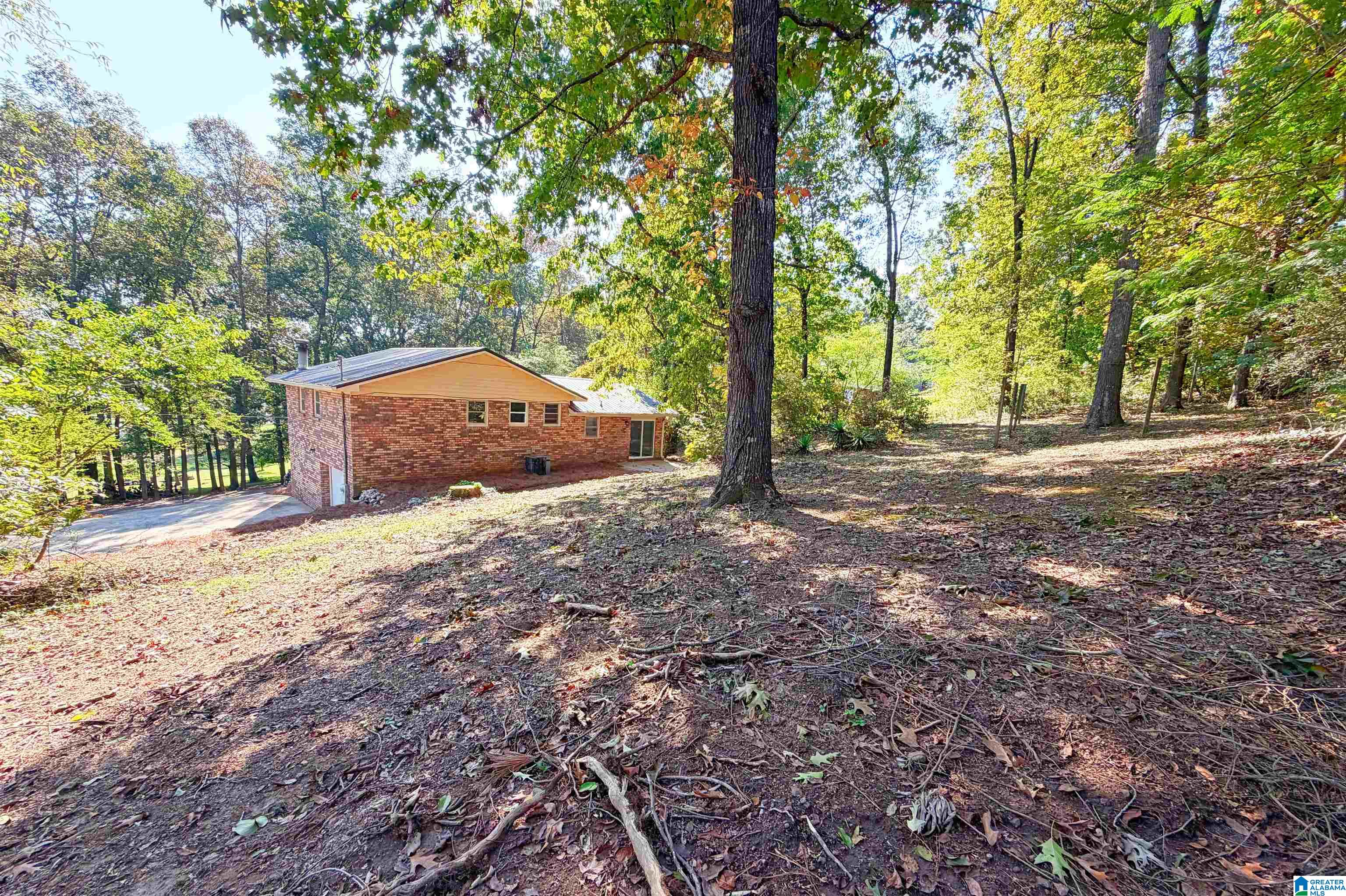 Photo 3 of Sale Pending at 5012 Shane Dr, Anniston, AL 36206 | MLS# 21467771 | Listing updated on 2026-10-21
