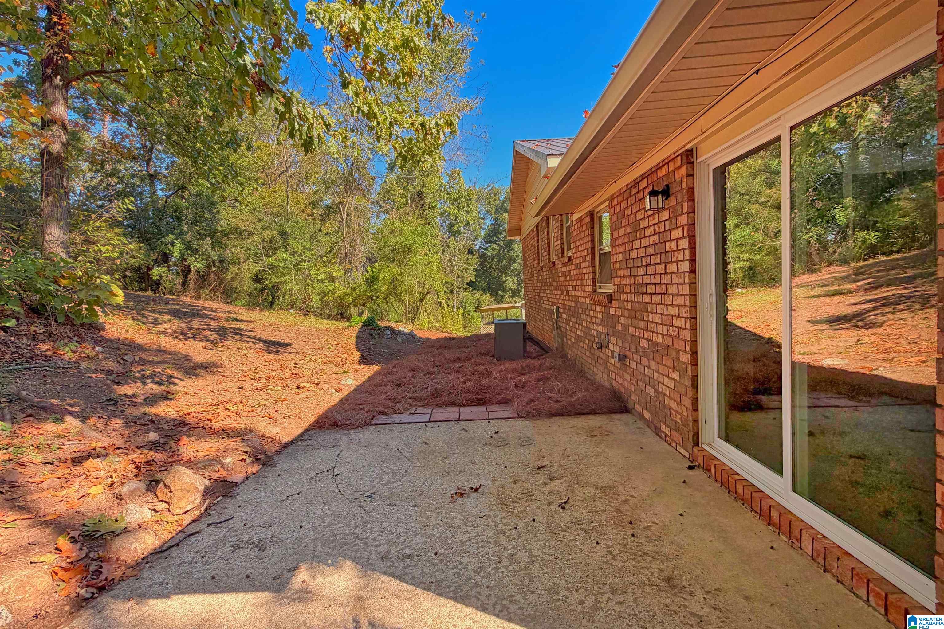 Photo 3 of Sale Pending at 5012 Shane Dr, Anniston, AL 36206 | MLS# 21467771 | Listing updated on 2026-10-21