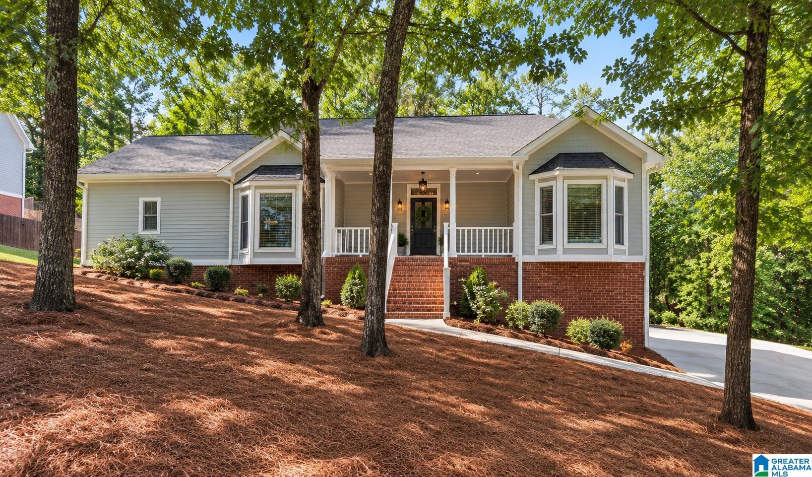 Photo 2 of Single family home for sale at 1111 Elm Dr, Alabaster, AL 35007 | MLS# 21467813 | Listing updated on 2026-10-19