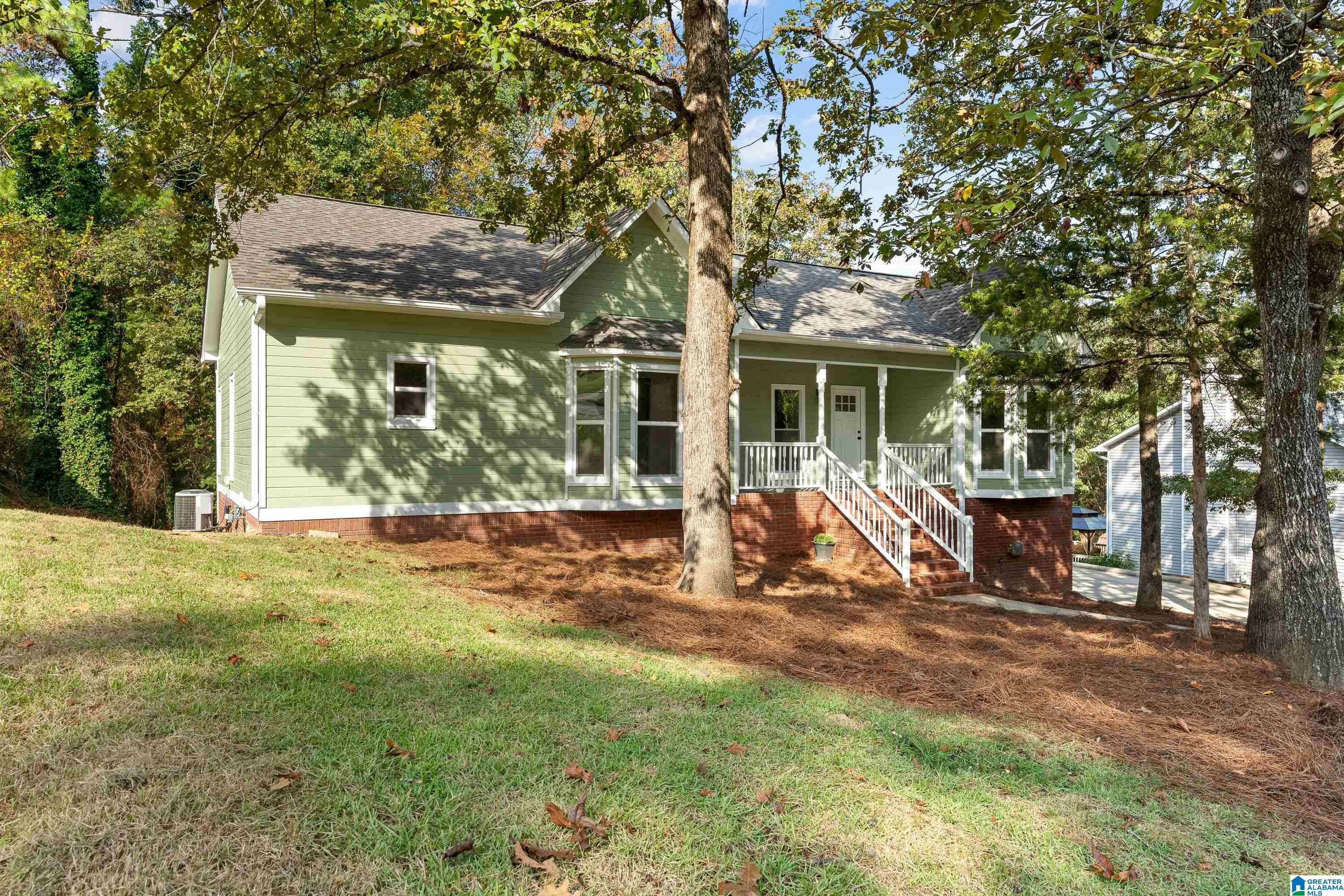 Photo 3 of Single family home for sale at 1111 Elm Dr, Alabaster, AL 35007 | MLS# 21467813 | Listing updated on 2026-10-19