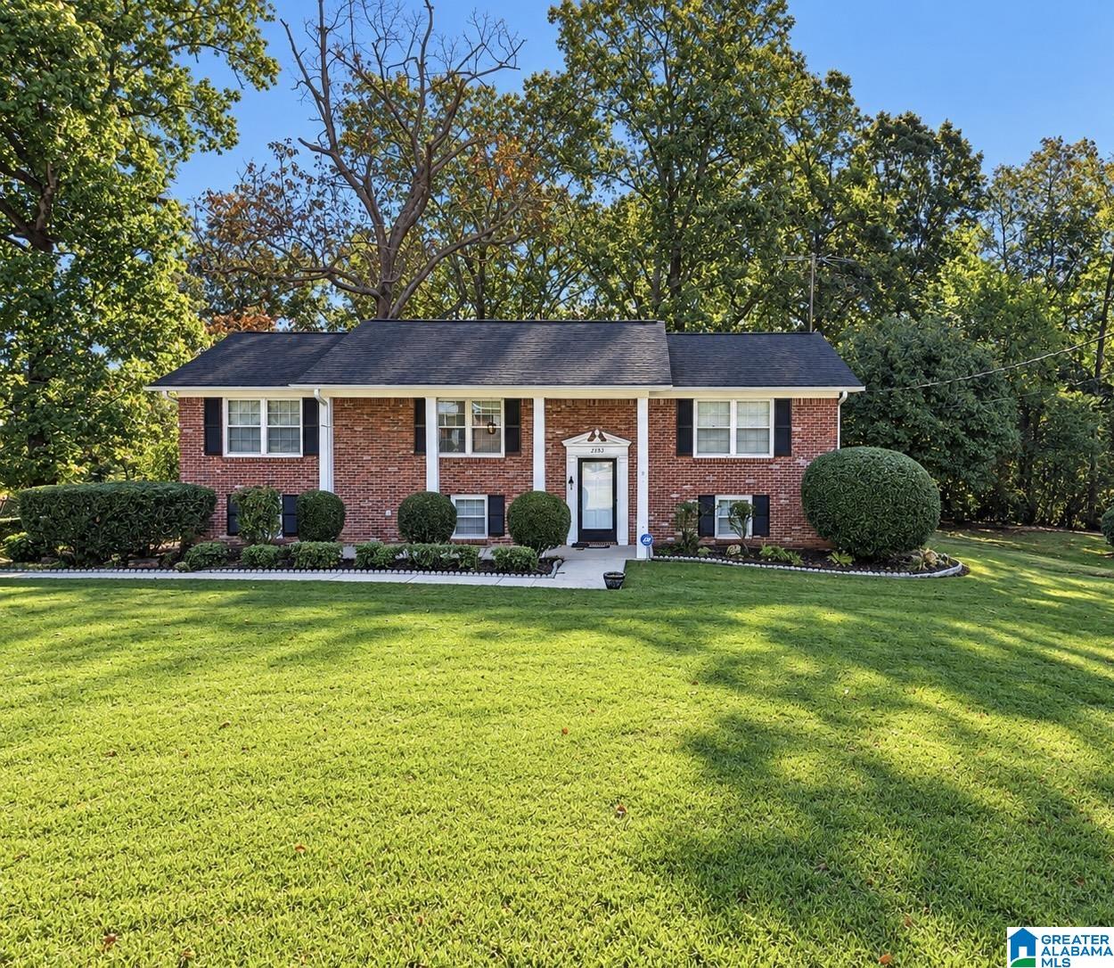 Photo 1 of Single family home for sale at 2105 5th Way Cir Nw, Center Point, AL 35215 | MLS# 21467815 | Listing updated on 2026-10-21