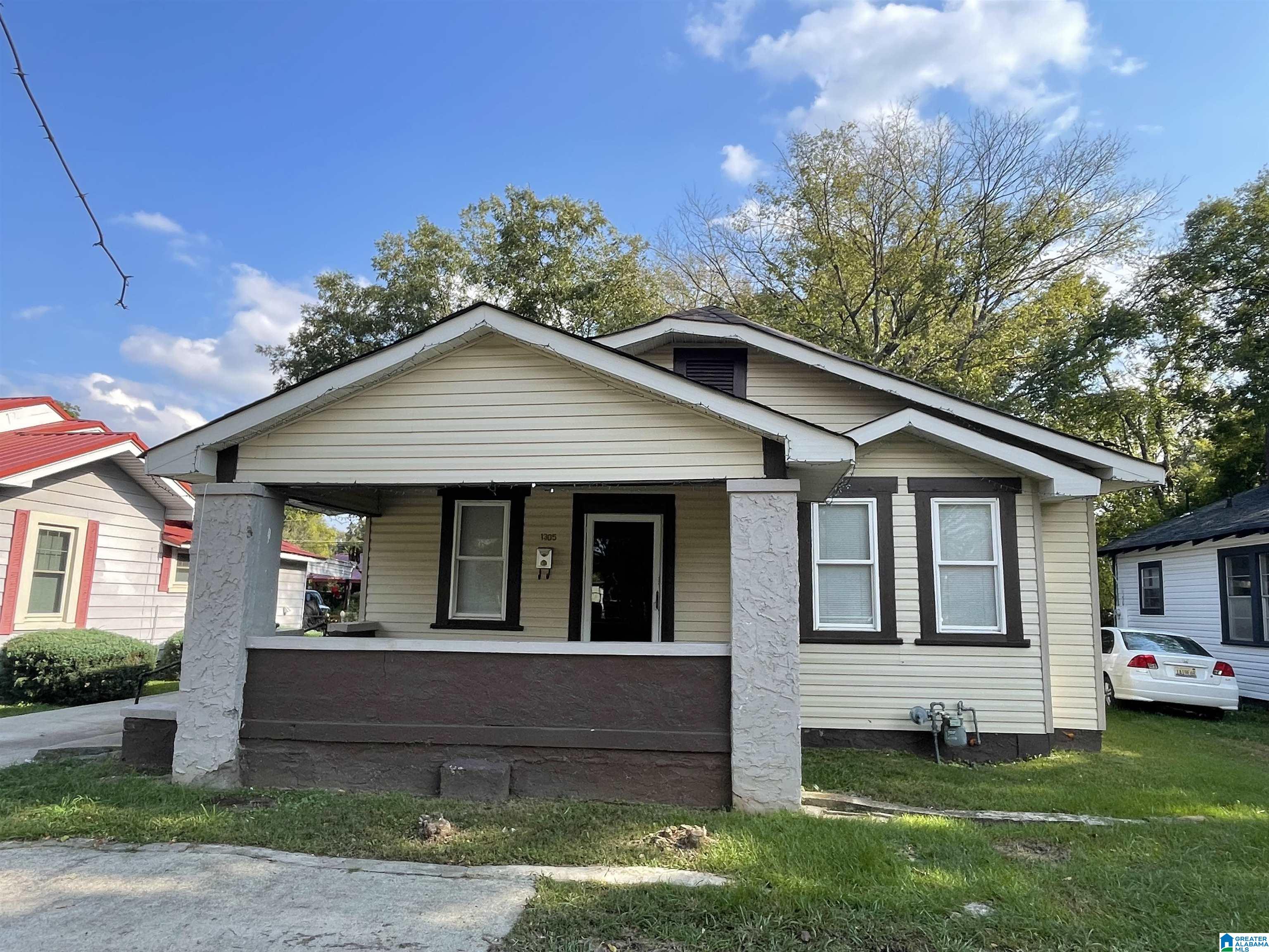 1305 WOODLAND AVENUE SW