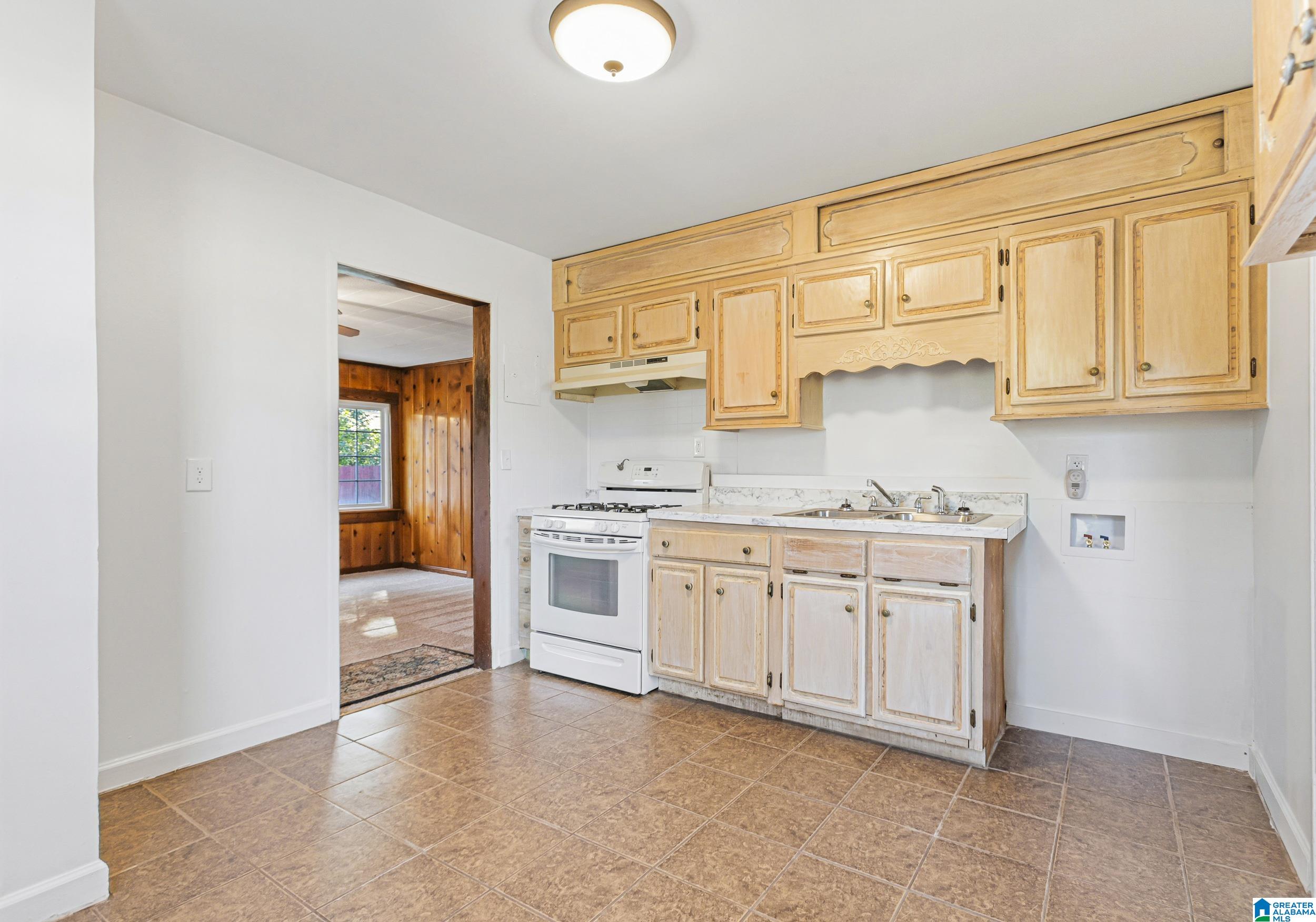 Photo 4 of Single family home for sale at 329 22nd Street SW, Birmingham, AL 35211 | MLS# 21467879 | Listing updated on 2026-10-17
