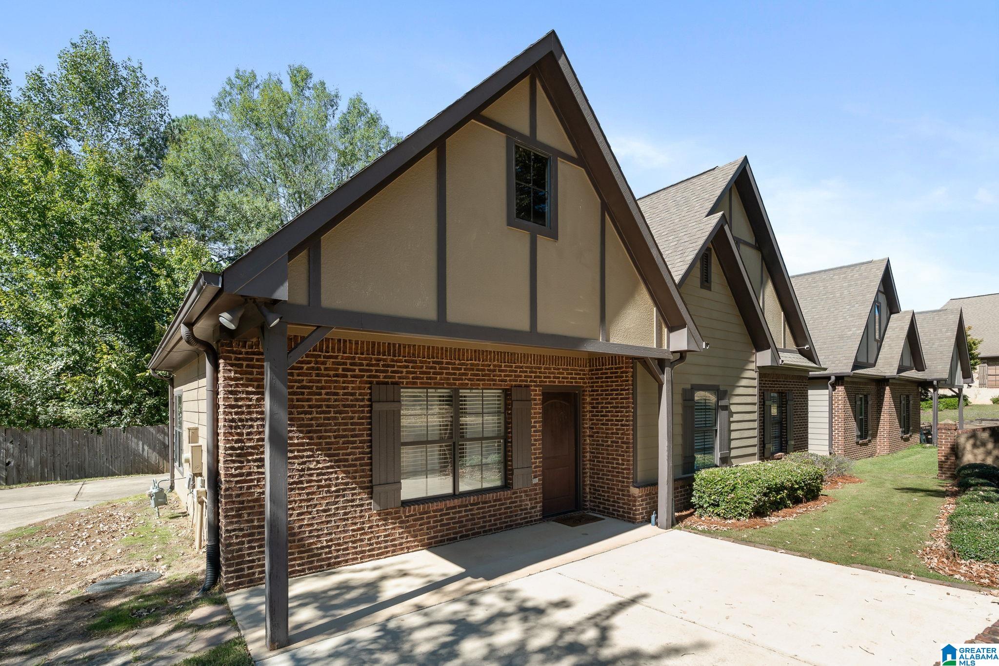 Photo 2 of Single family home for sale at 160 Eagle Cvs Dr, Pelham, AL 35124 | MLS# 21467904 | Listing updated on 2026-10-22