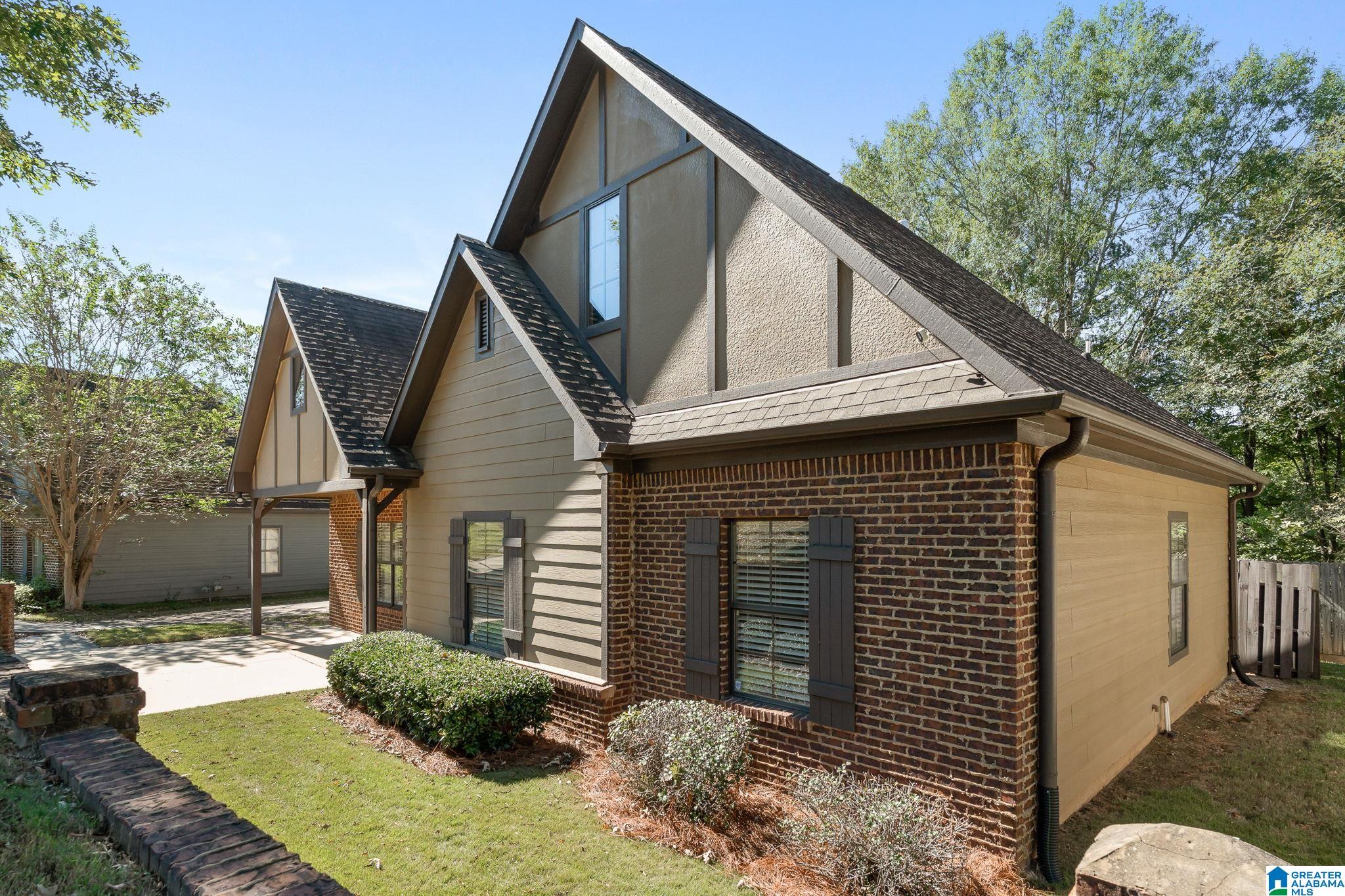 Photo 3 of Single family home for sale at 160 Eagle Cvs Dr, Pelham, AL 35124 | MLS# 21467904 | Listing updated on 2026-10-22