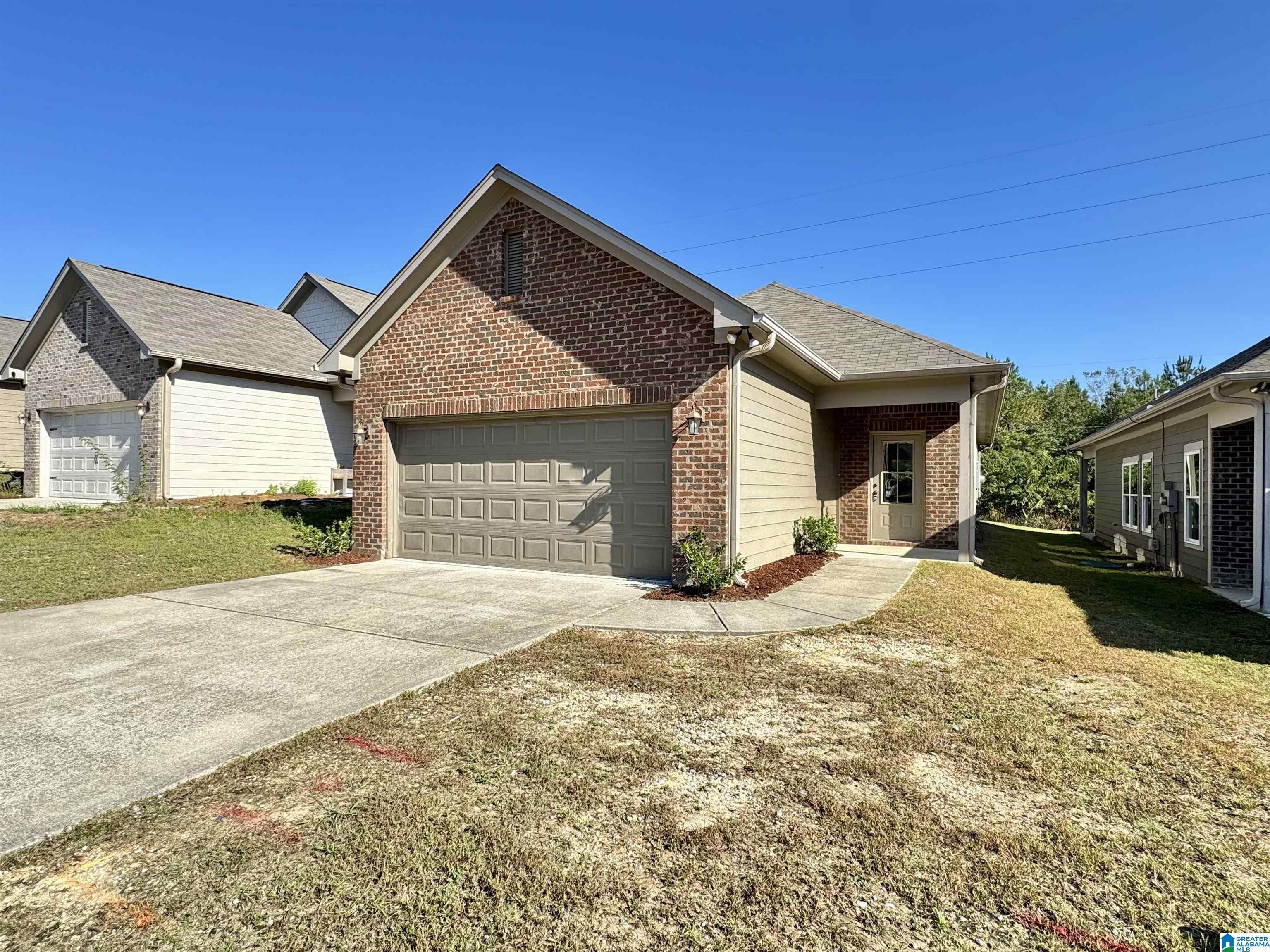 870 MAPLE TRACE