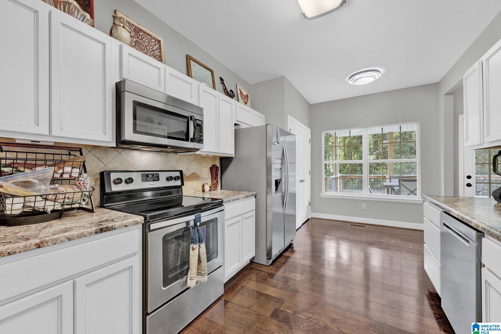 Photo 3 of Single family home for sale at 257 Walnut St, Leeds, AL 35094 | MLS# 21467962 | Listing updated on 2026-10-21
